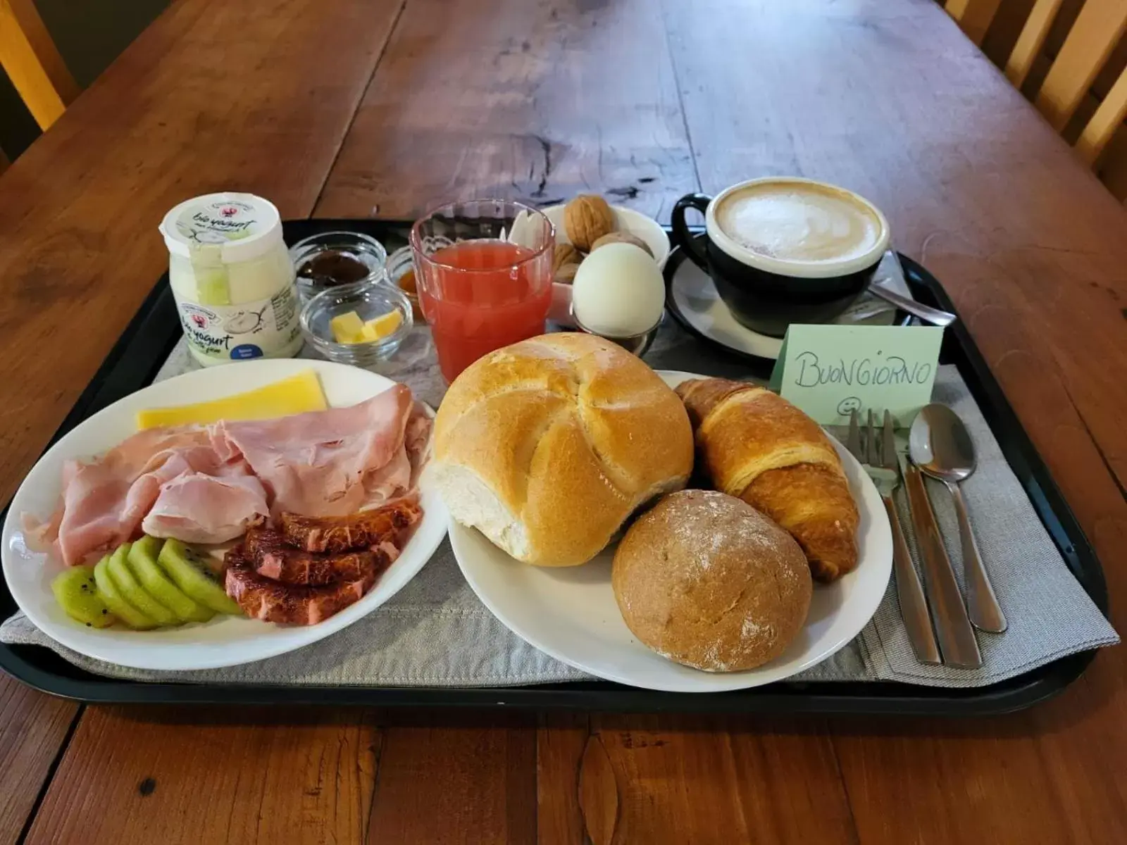 Breakfast in Albergo Gasthof Salurn