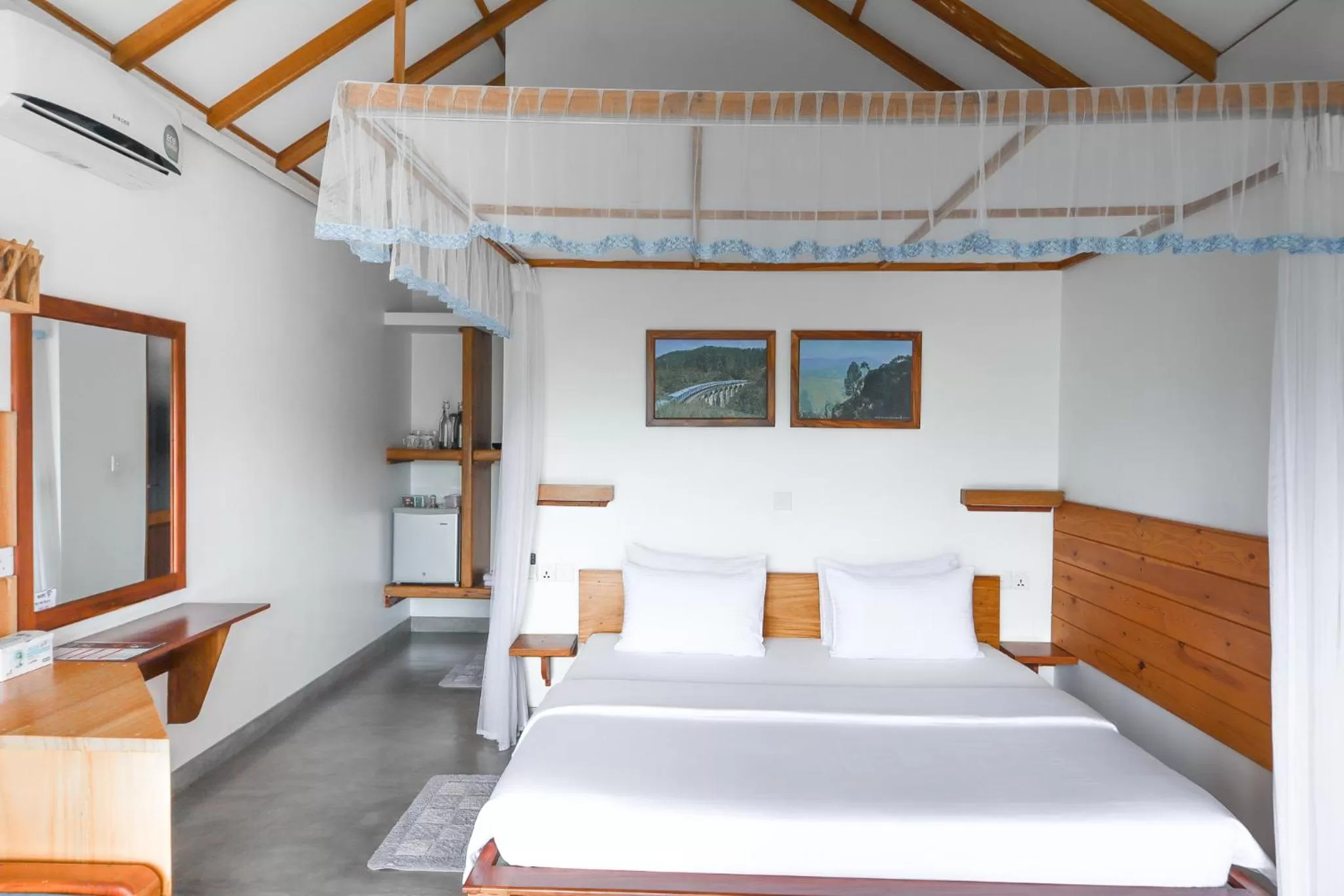 Bedroom, Bed in The One Ella