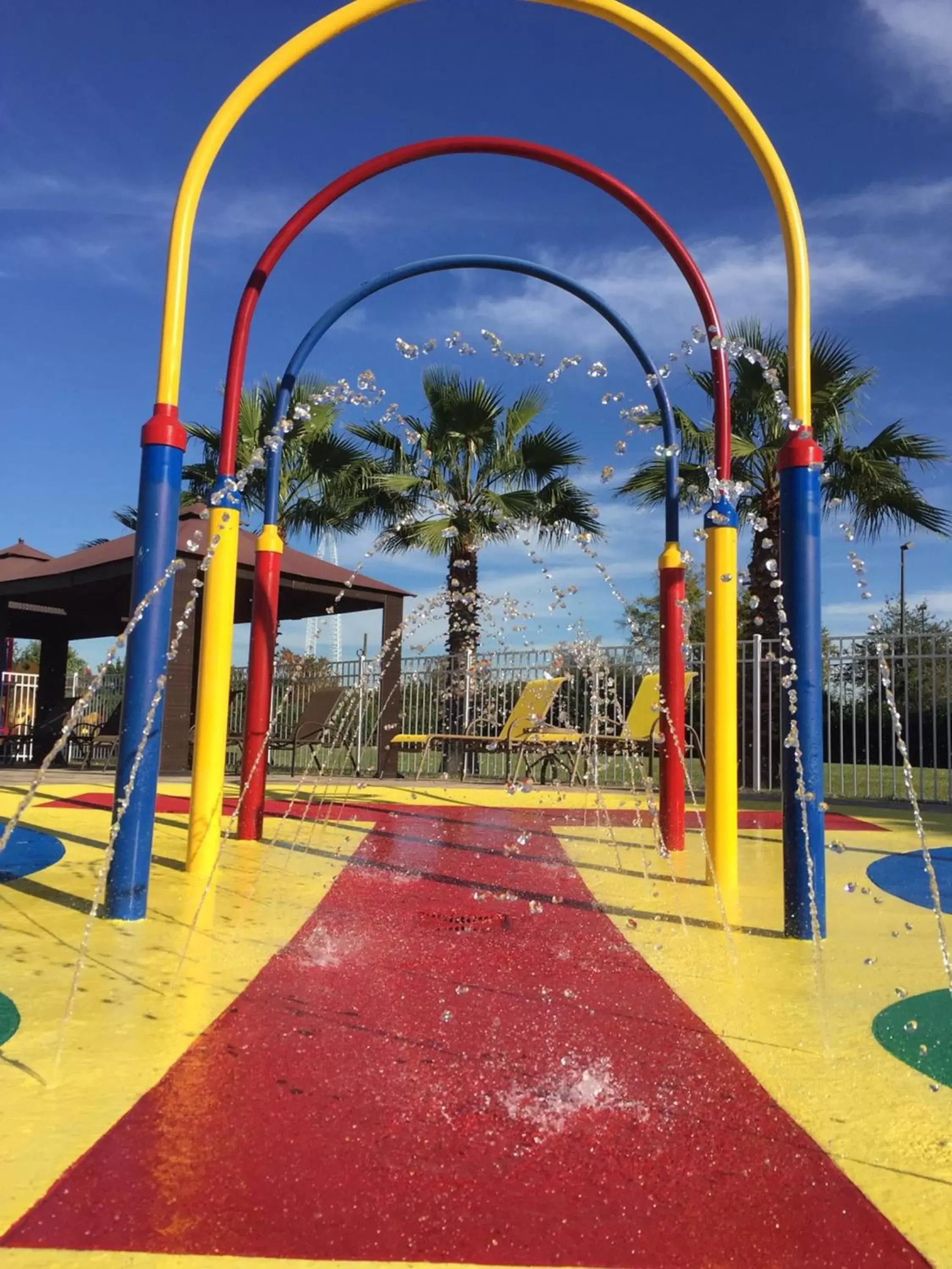 Restaurant/places to eat, Children's Play Area in SureStay Plus by Best Western Orlando International Drive