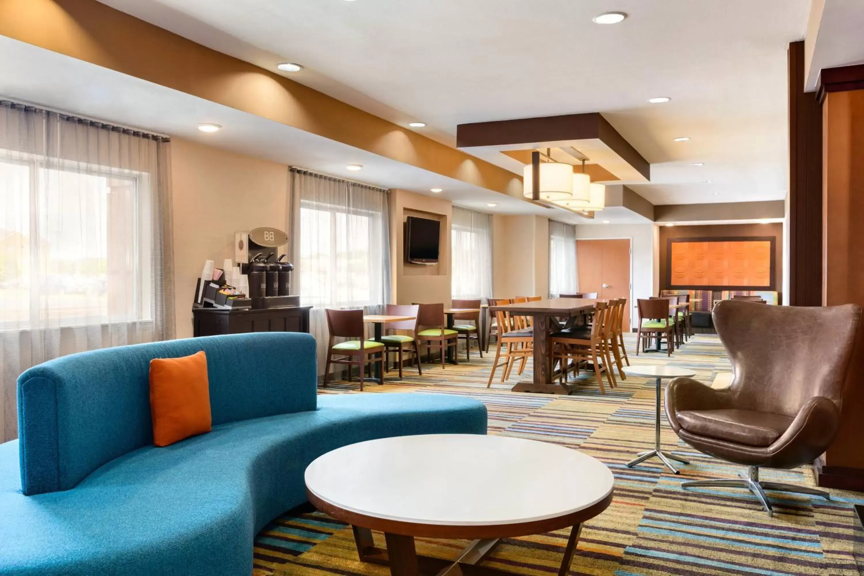 Lobby or reception in Fairfield Inn & Suites by Marriott Toledo Maumee