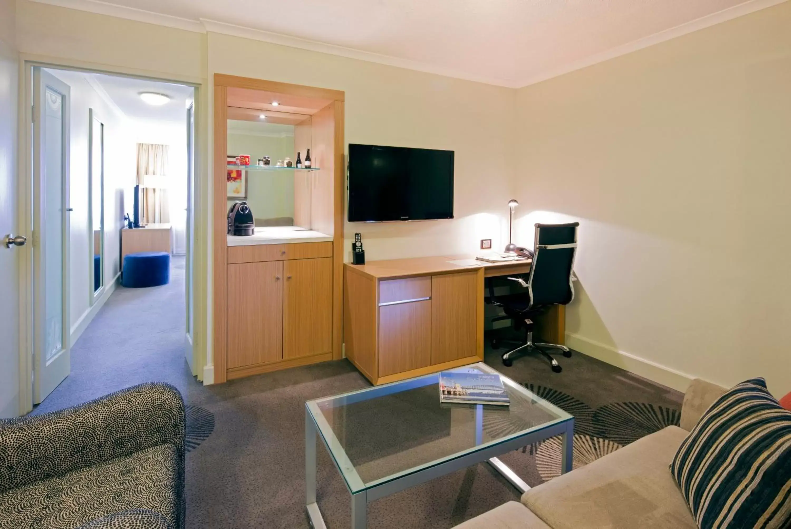 Photo of the whole room, TV/Entertainment Center in Holiday Inn Parramatta, an IHG Hotel