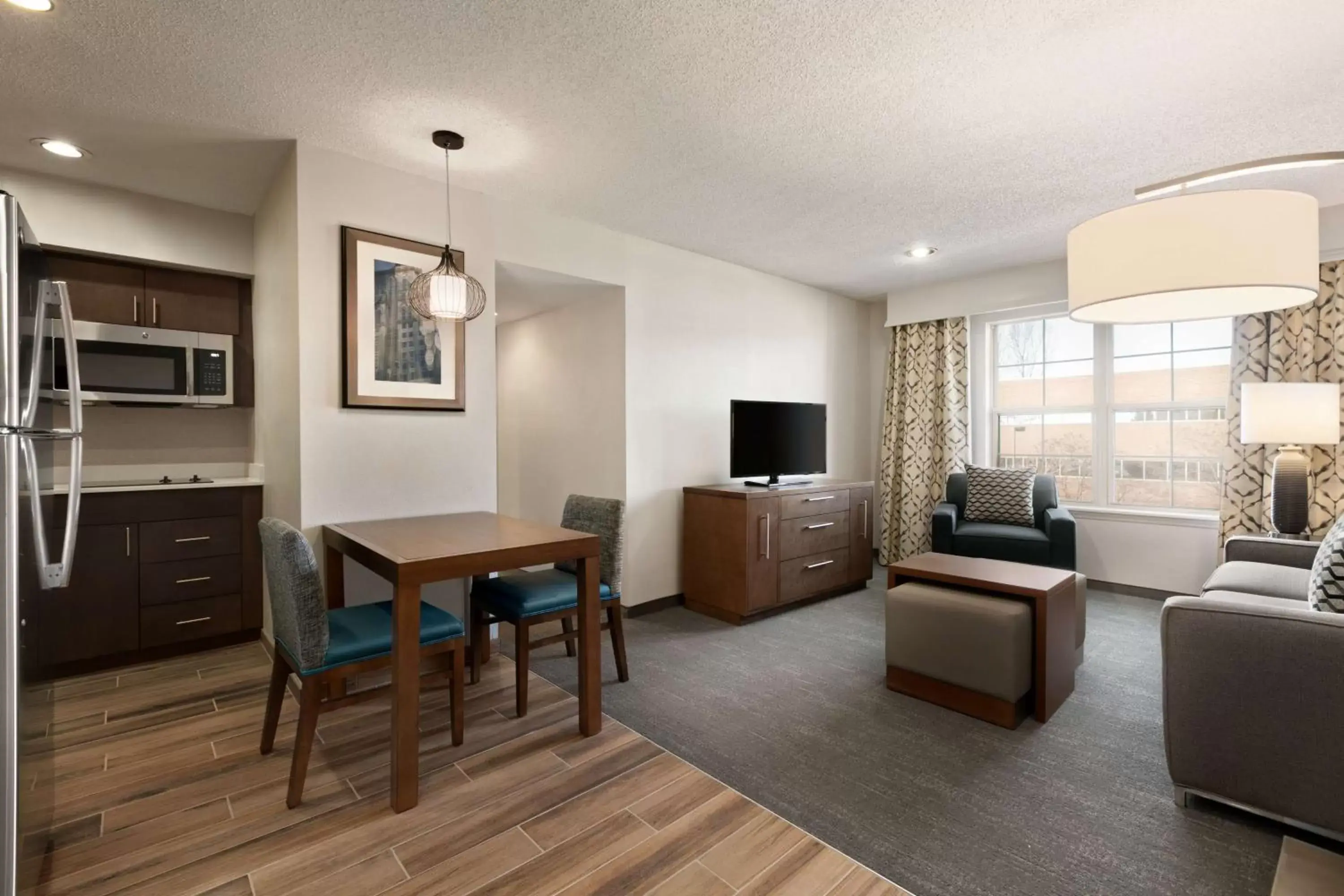 One-Bedroom Suite with Fireplace in Homewood Suites by Hilton Greensboro