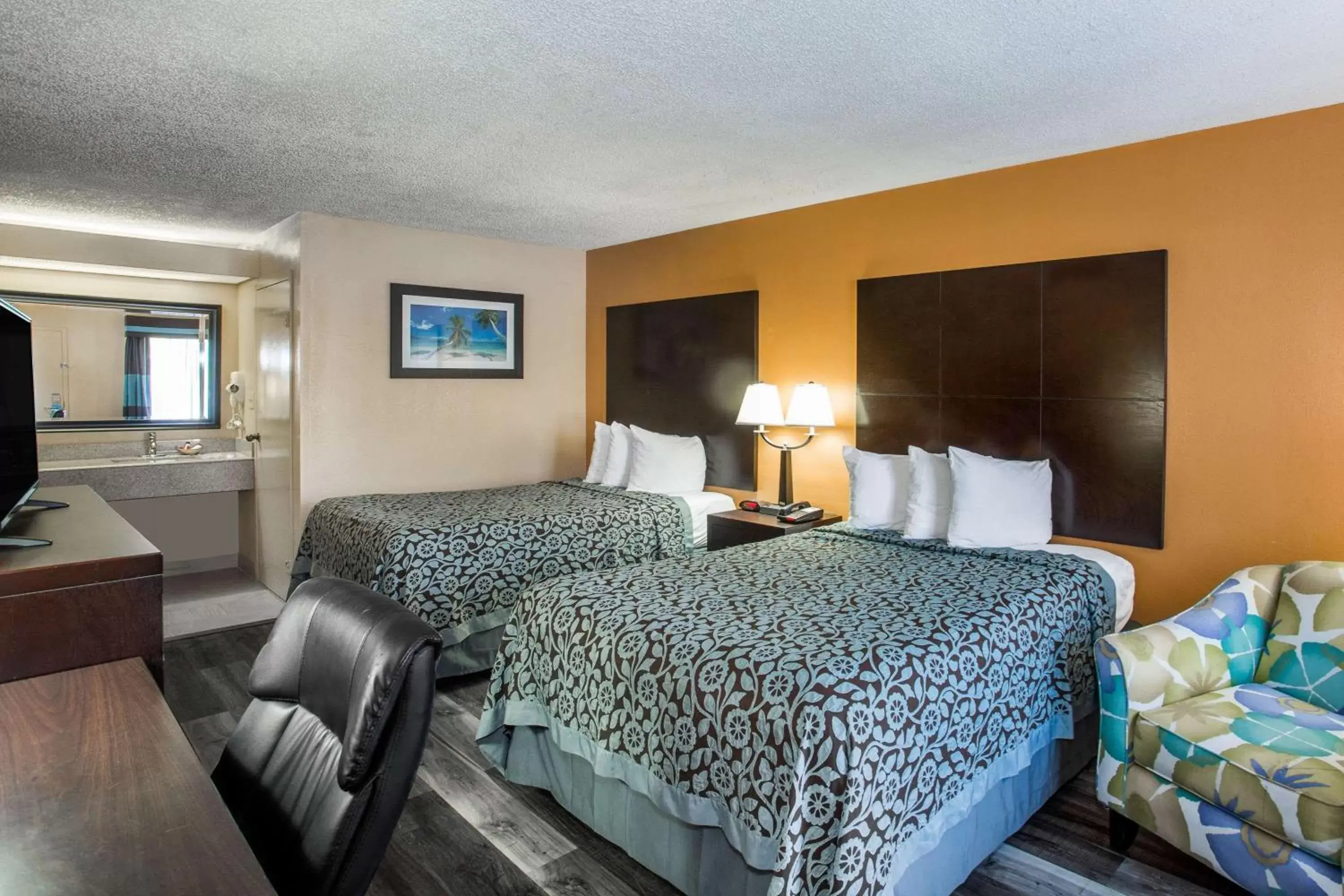 Photo of the whole room, Bed in Days Inn by Wyndham Sarasota Bay