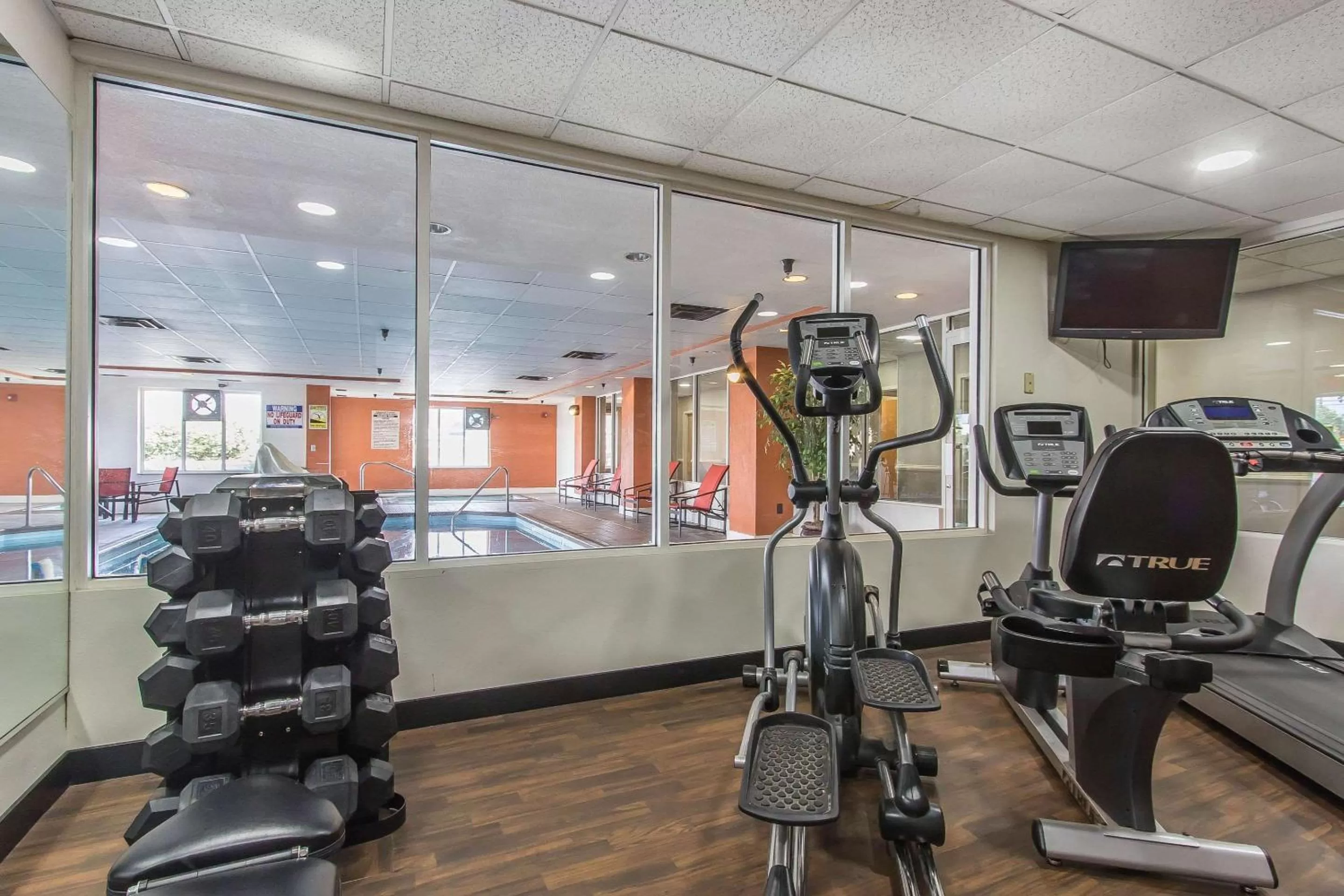 Fitness centre/facilities in Comfort Suites Richmond