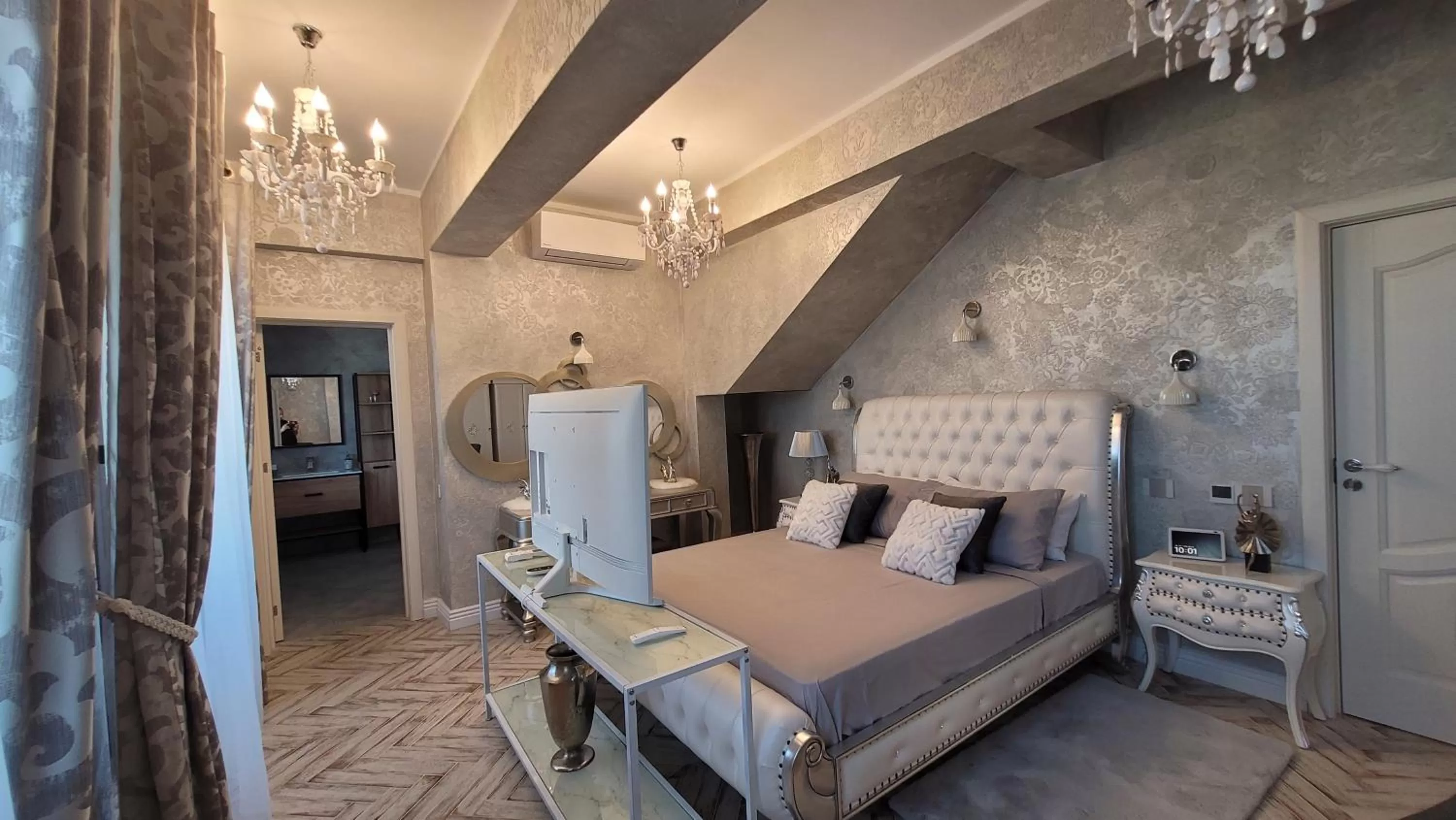 Photo of the whole room in Terrace Suites Iasi