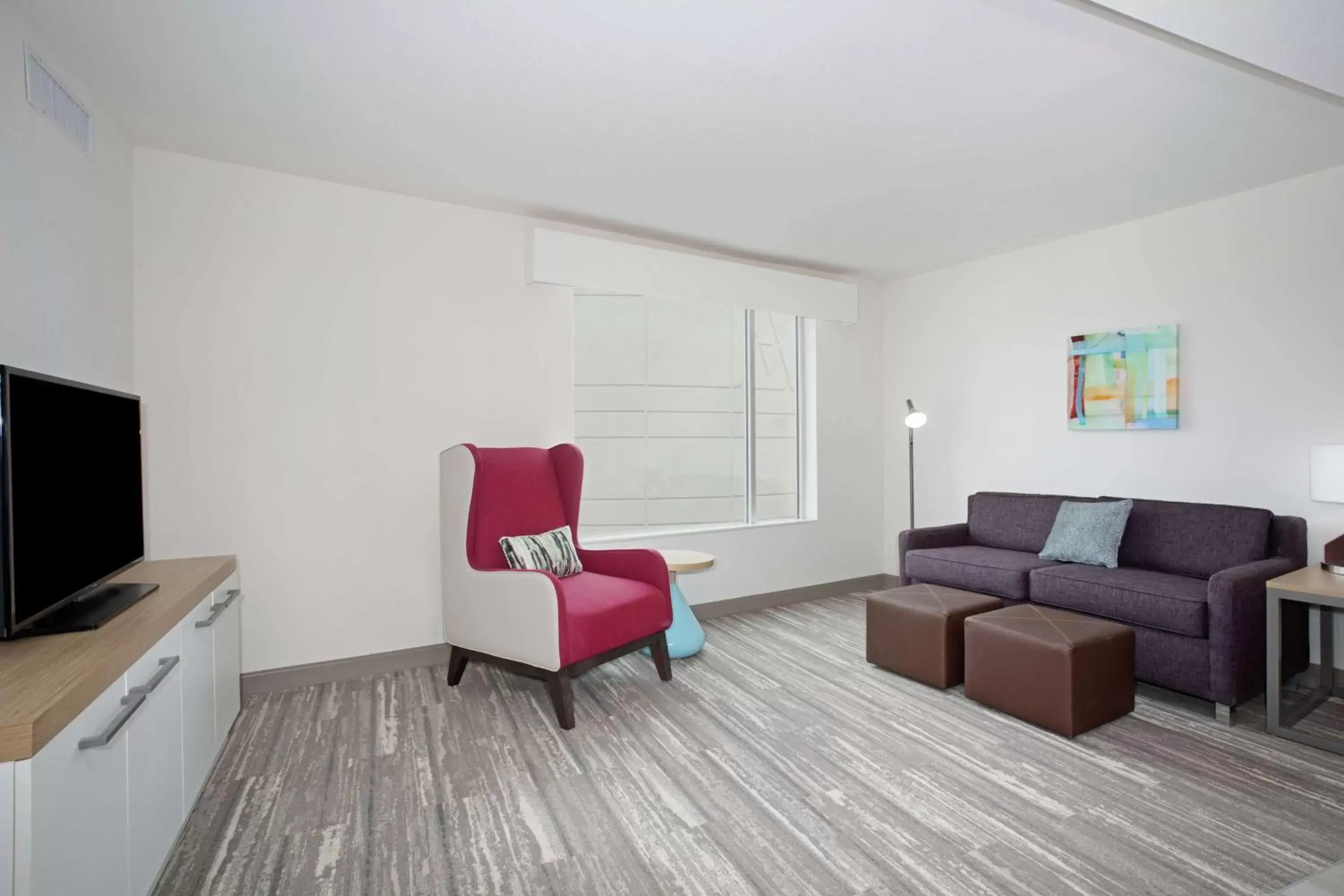 Bedroom, Seating Area in Hilton Garden Inn Omaha Aksarben Village