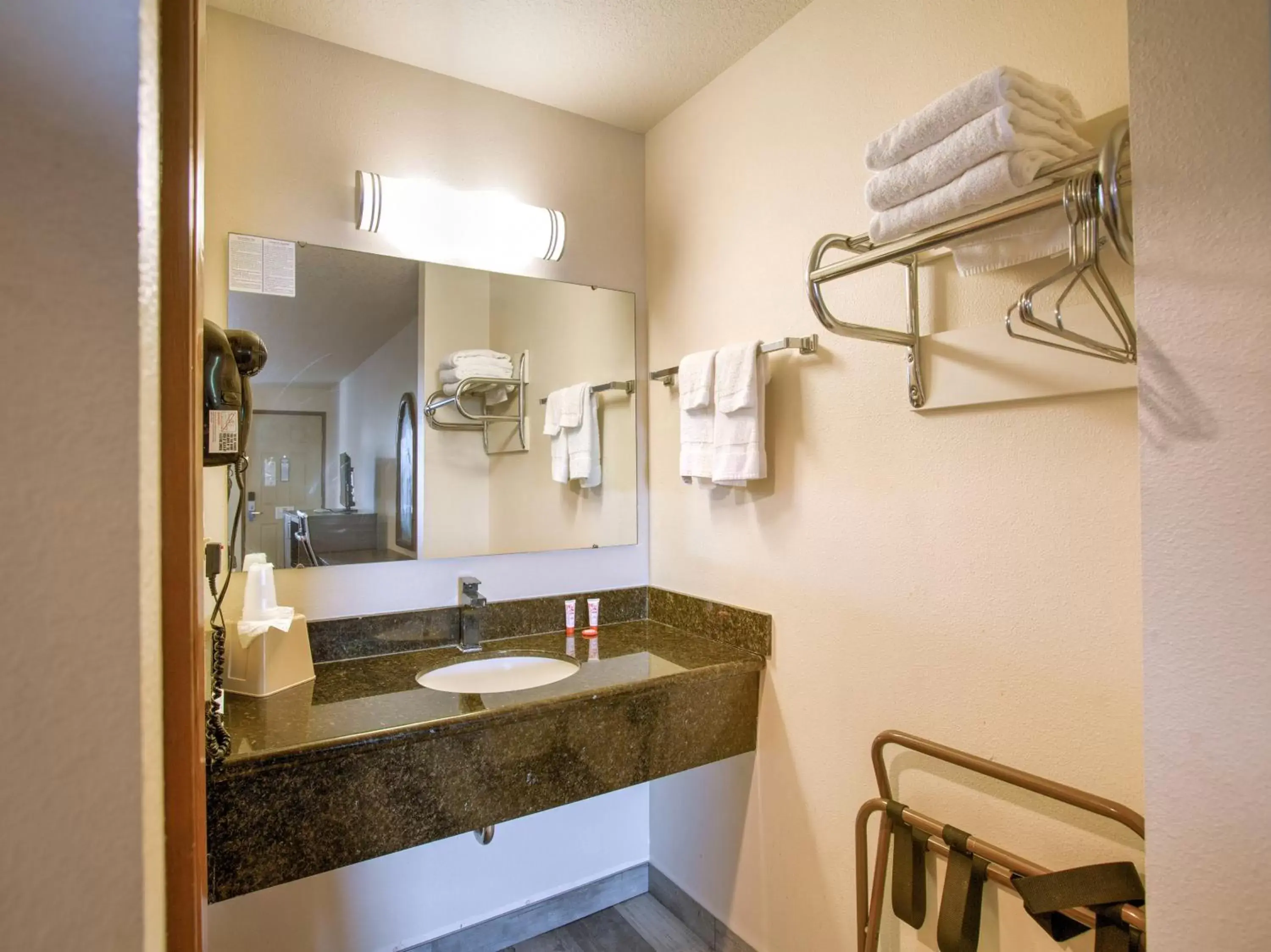 Area and facilities, Bathroom in OYO Woodland Hotel and Suites