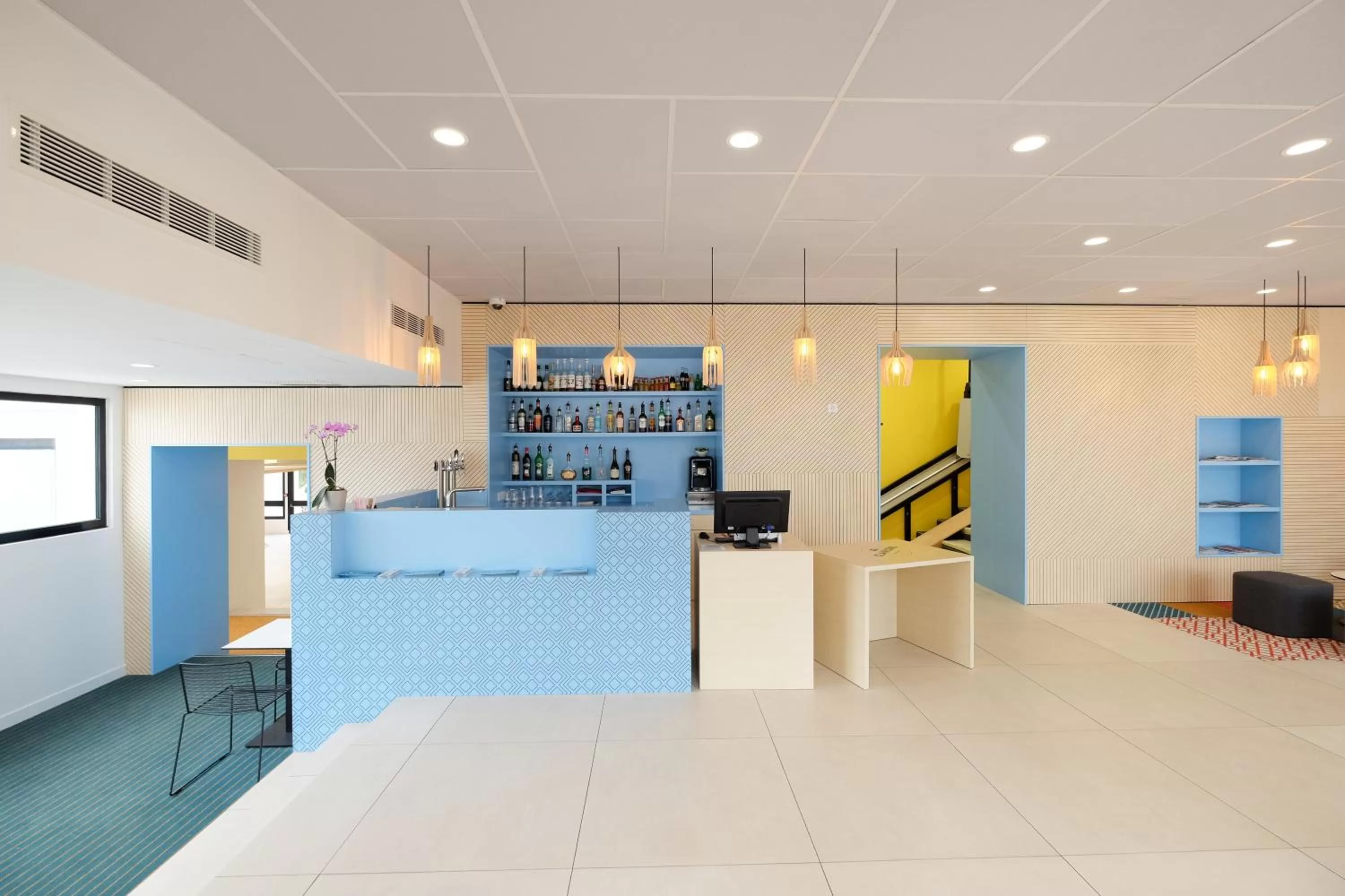 Lobby or reception in Hôtel ibis Styles Auxerre Nord