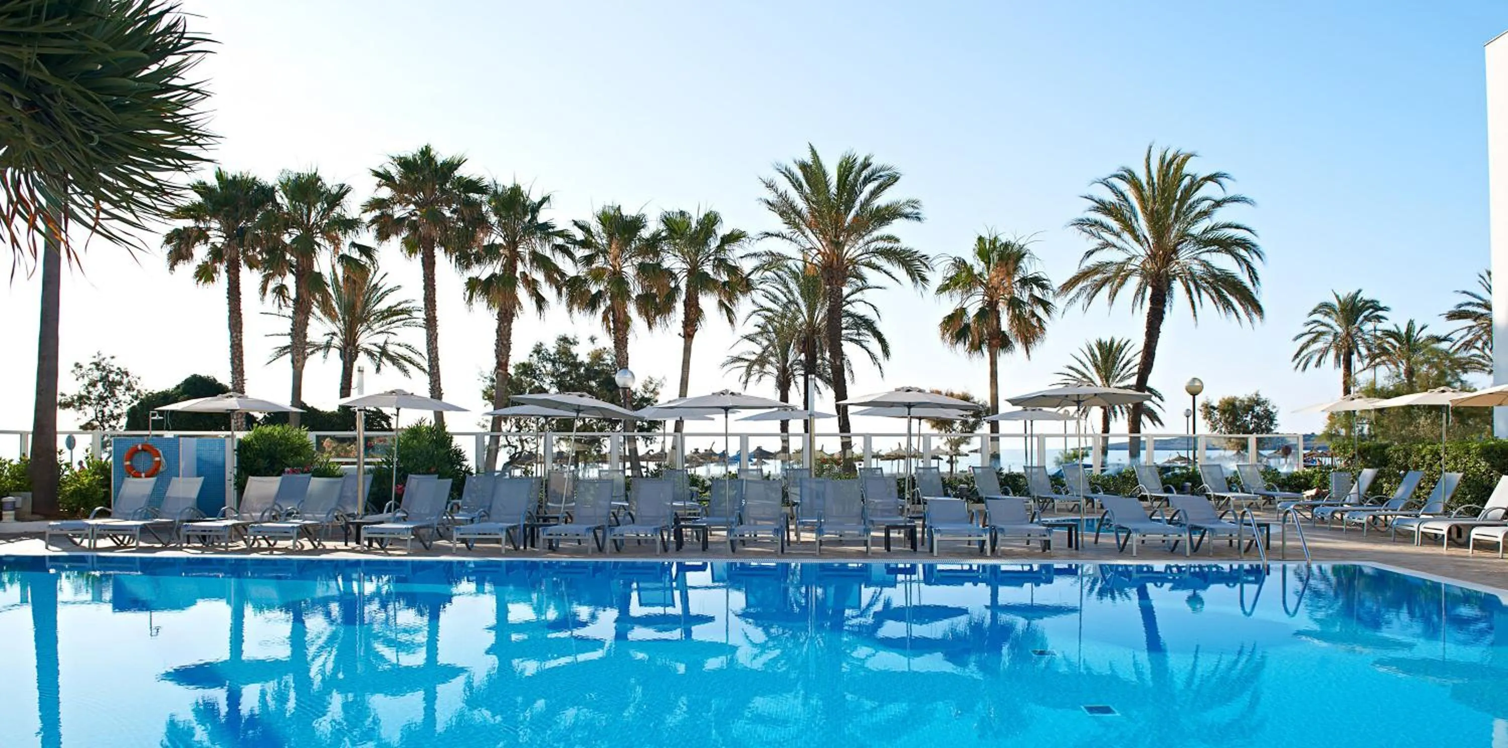 Swimming pool in Hipotels Hipocampo - Adults Only