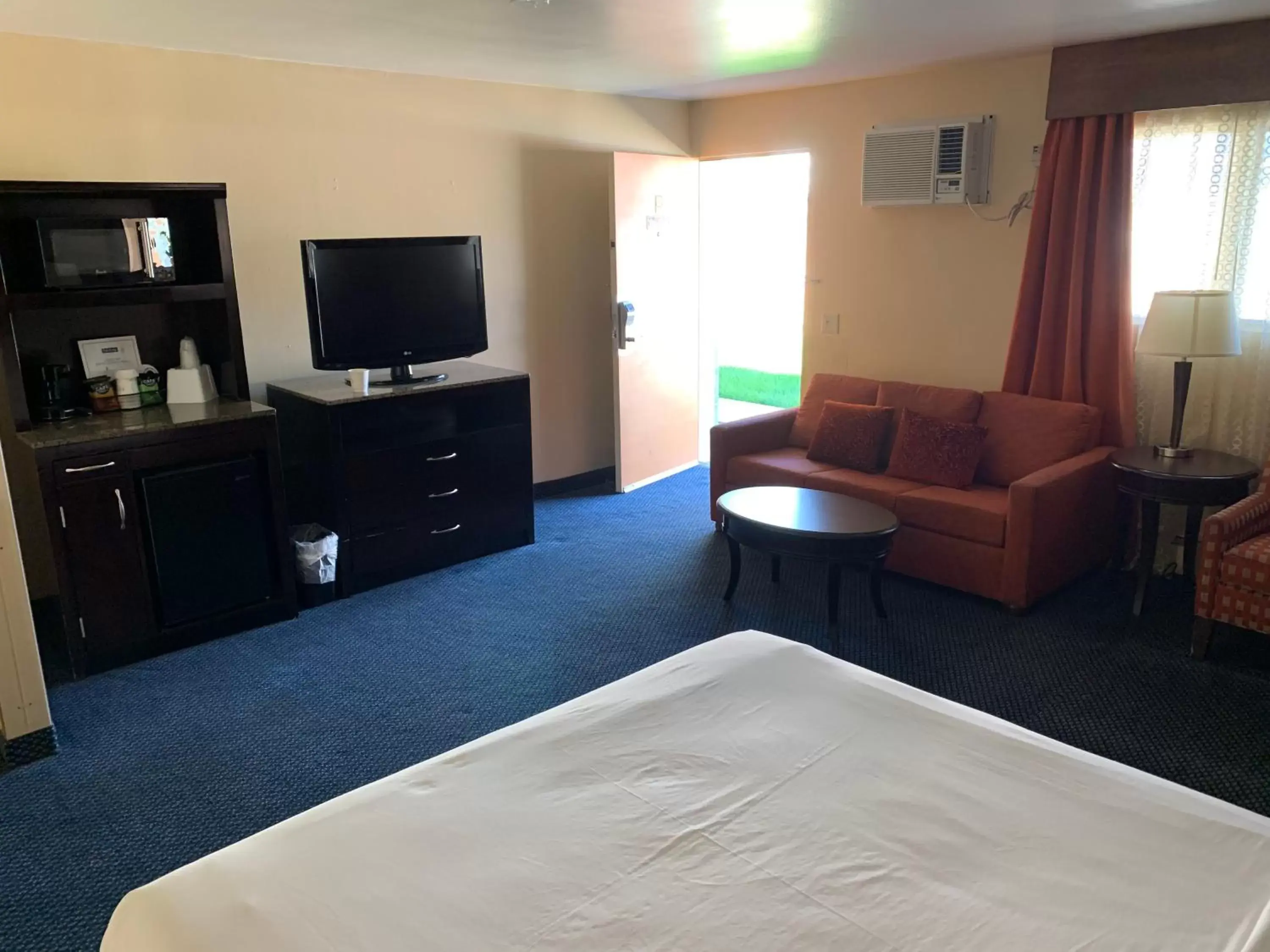 TV and multimedia, TV/Entertainment Center in Travelodge by Wyndham Rapid City