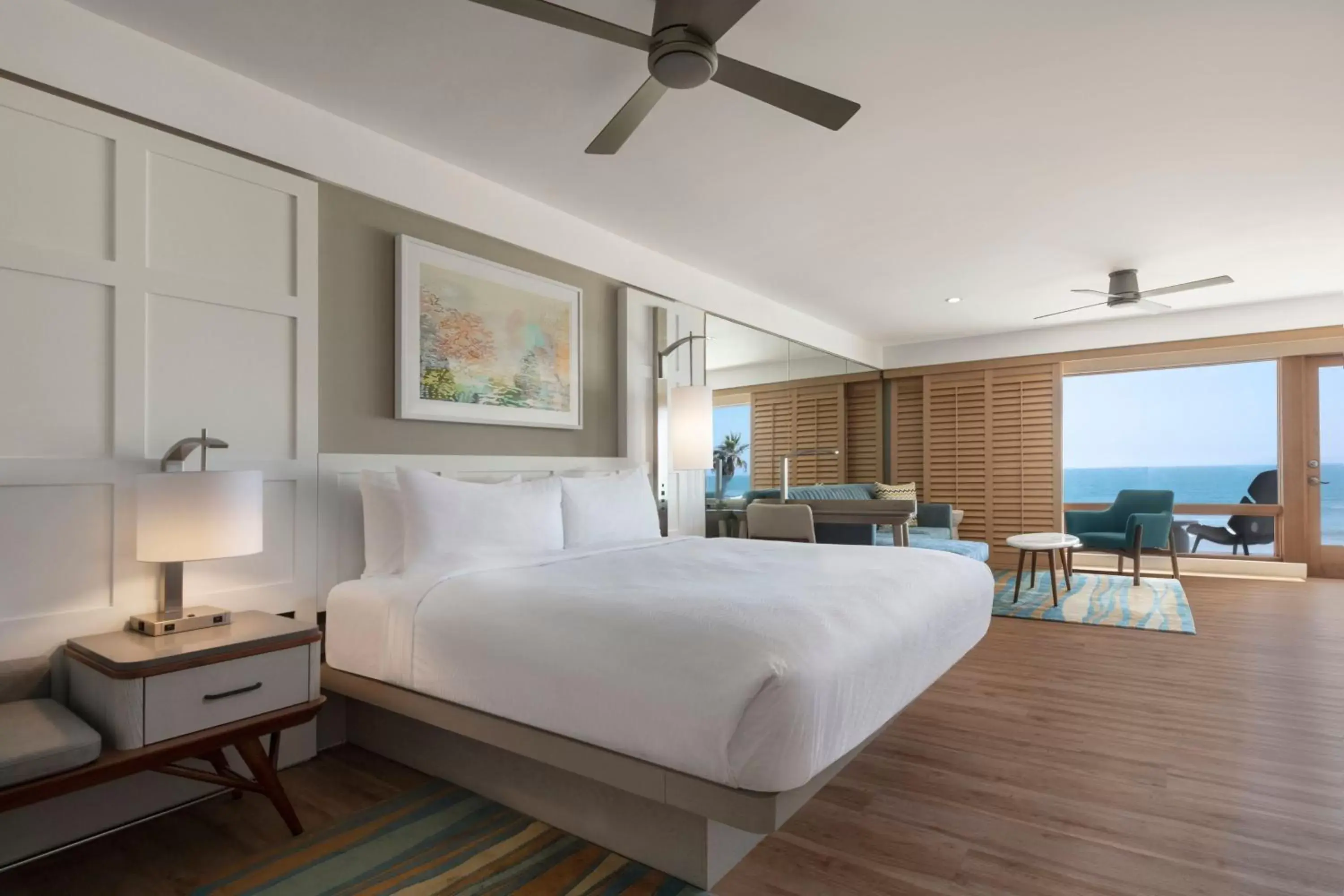 Photo of the whole room, Bed in Pier South Resort, Autograph Collection