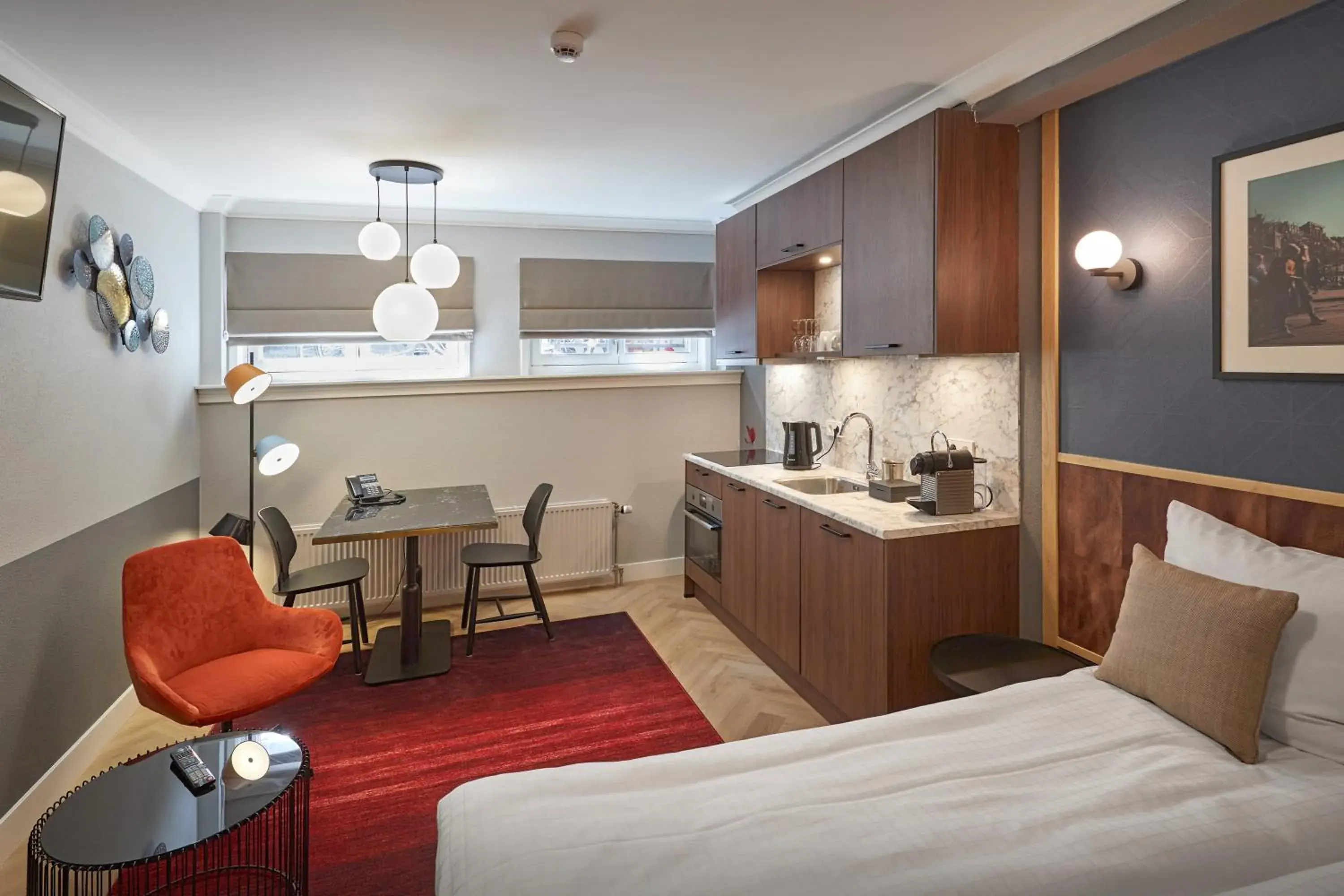 Bed, Kitchen/Kitchenette in Nova Apartments Amsterdam