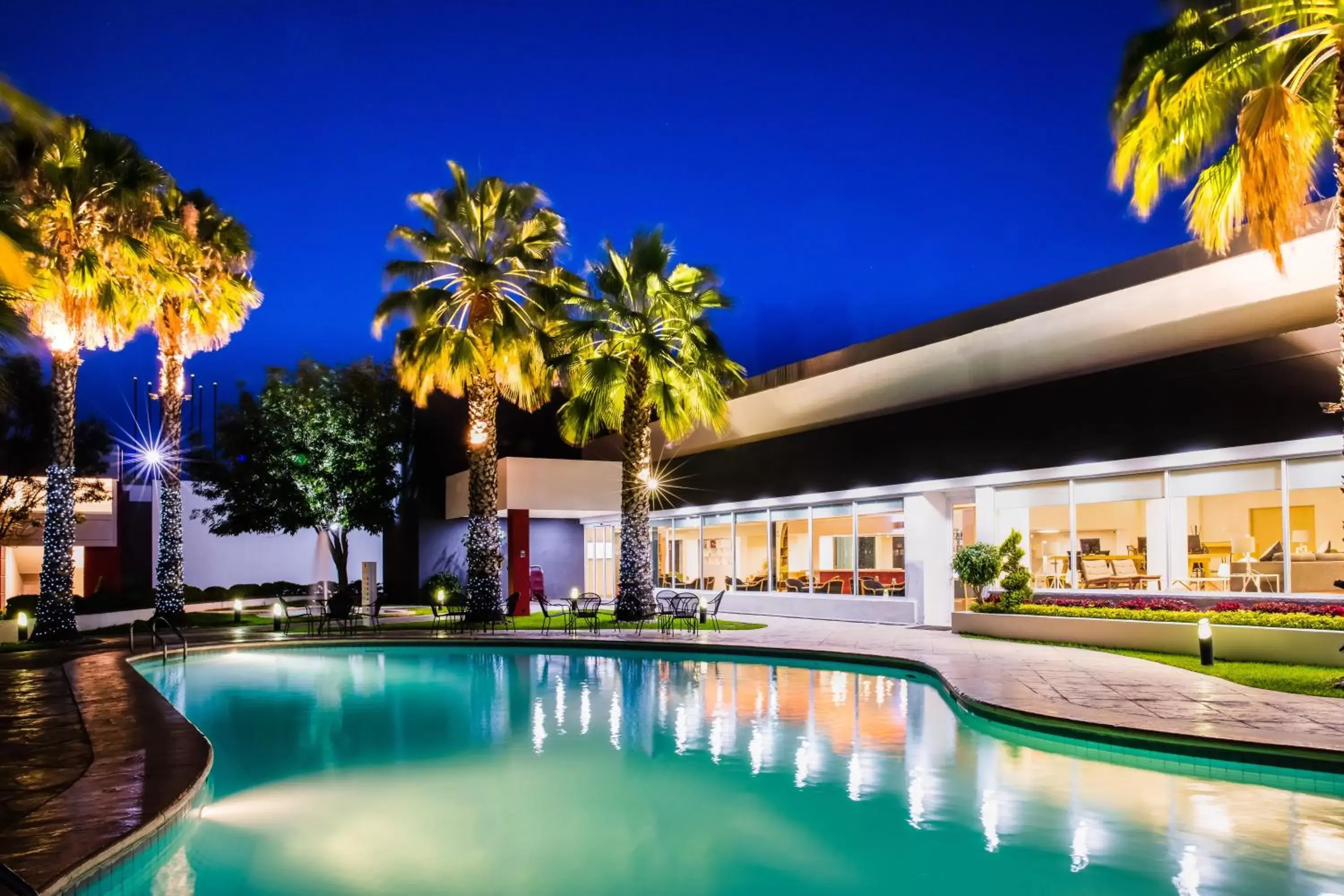 Swimming Pool in Fiesta Inn San Luis Potosi Glorieta Juarez