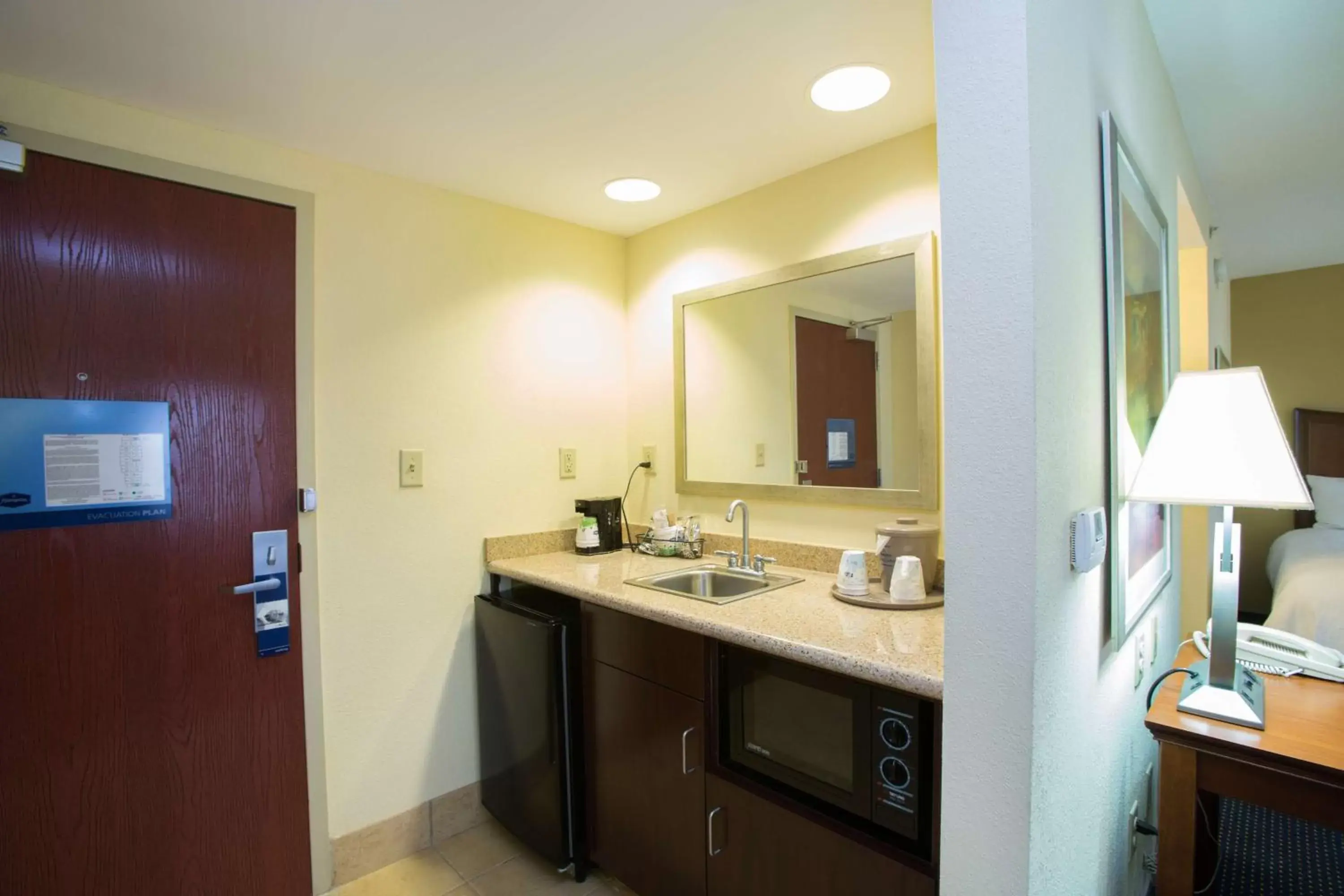 Bathroom in Hampton Inn & Suites Savannah - I-95 South - Gateway