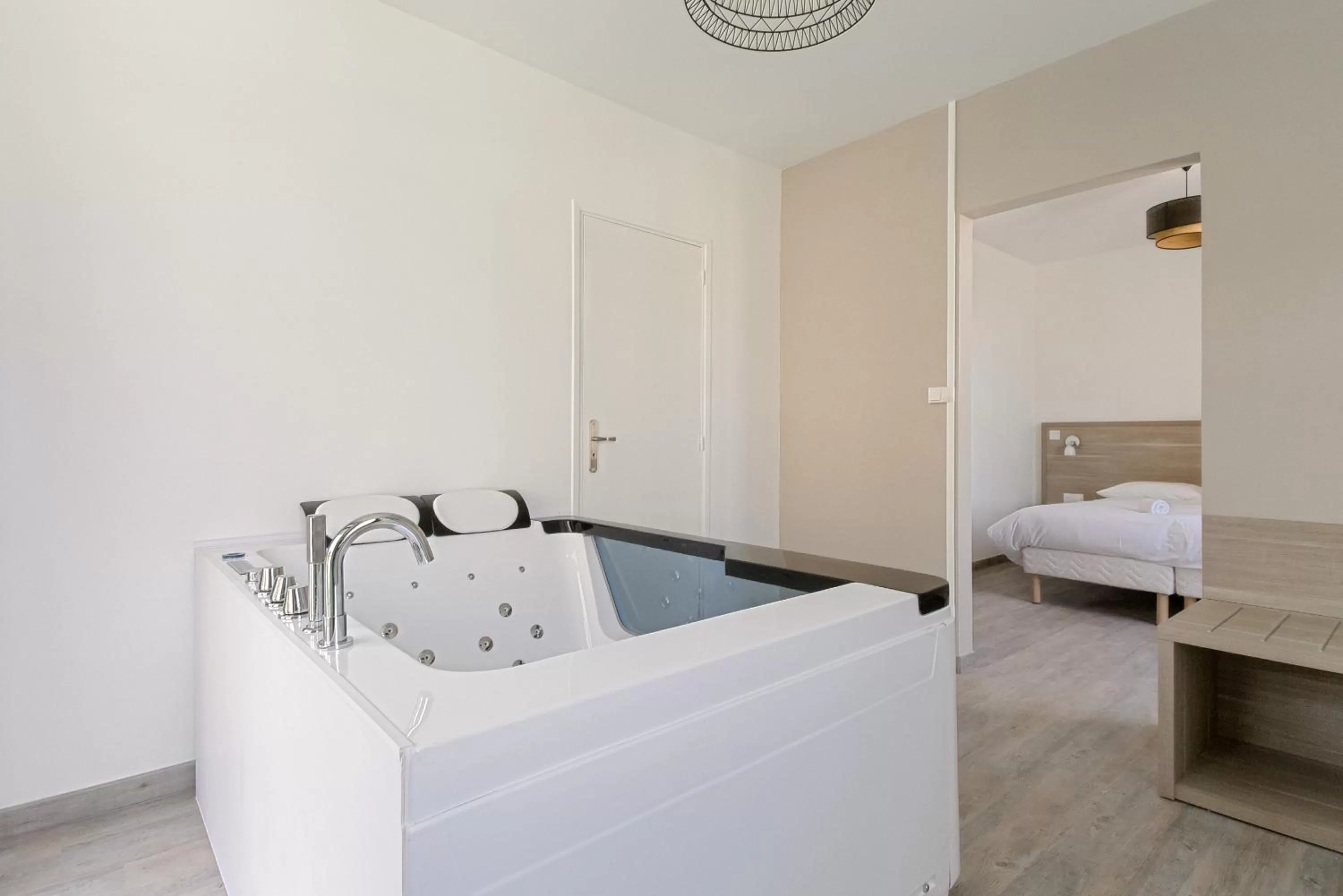 Bed in Hôtel de la Citadelle