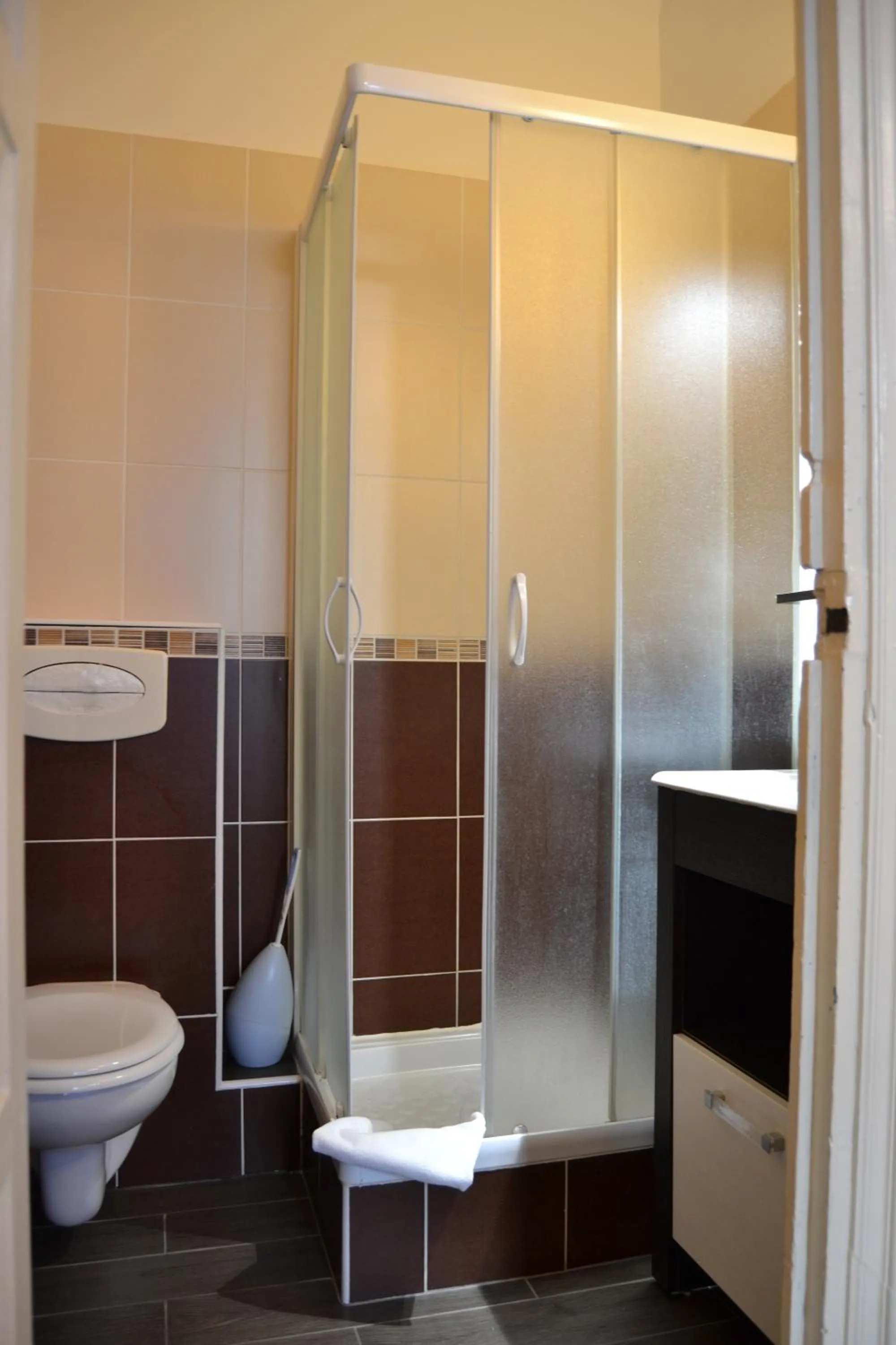 Shower in Will's Hotel