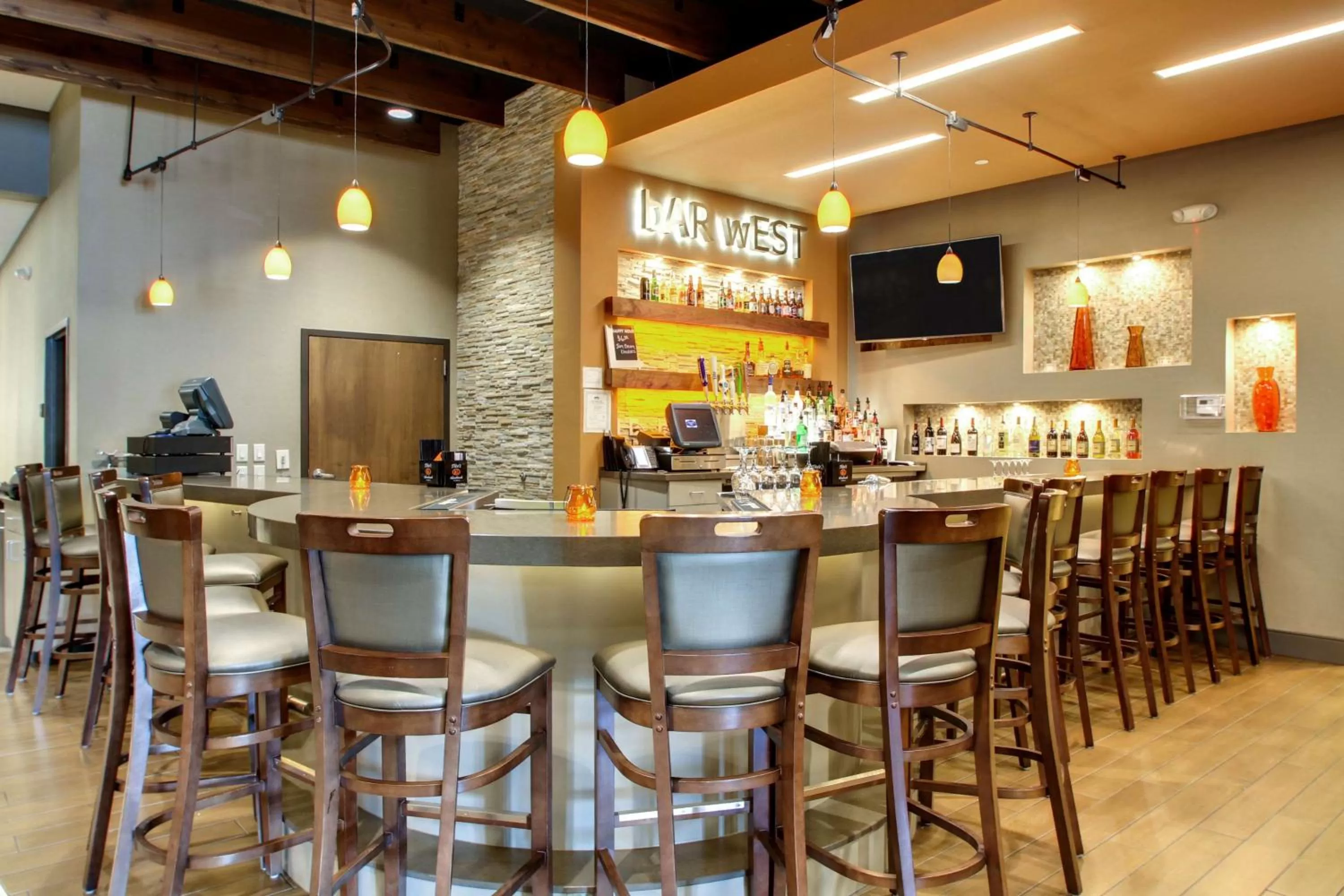 Lounge or bar in Hampton Inn & Suites Milwaukee West