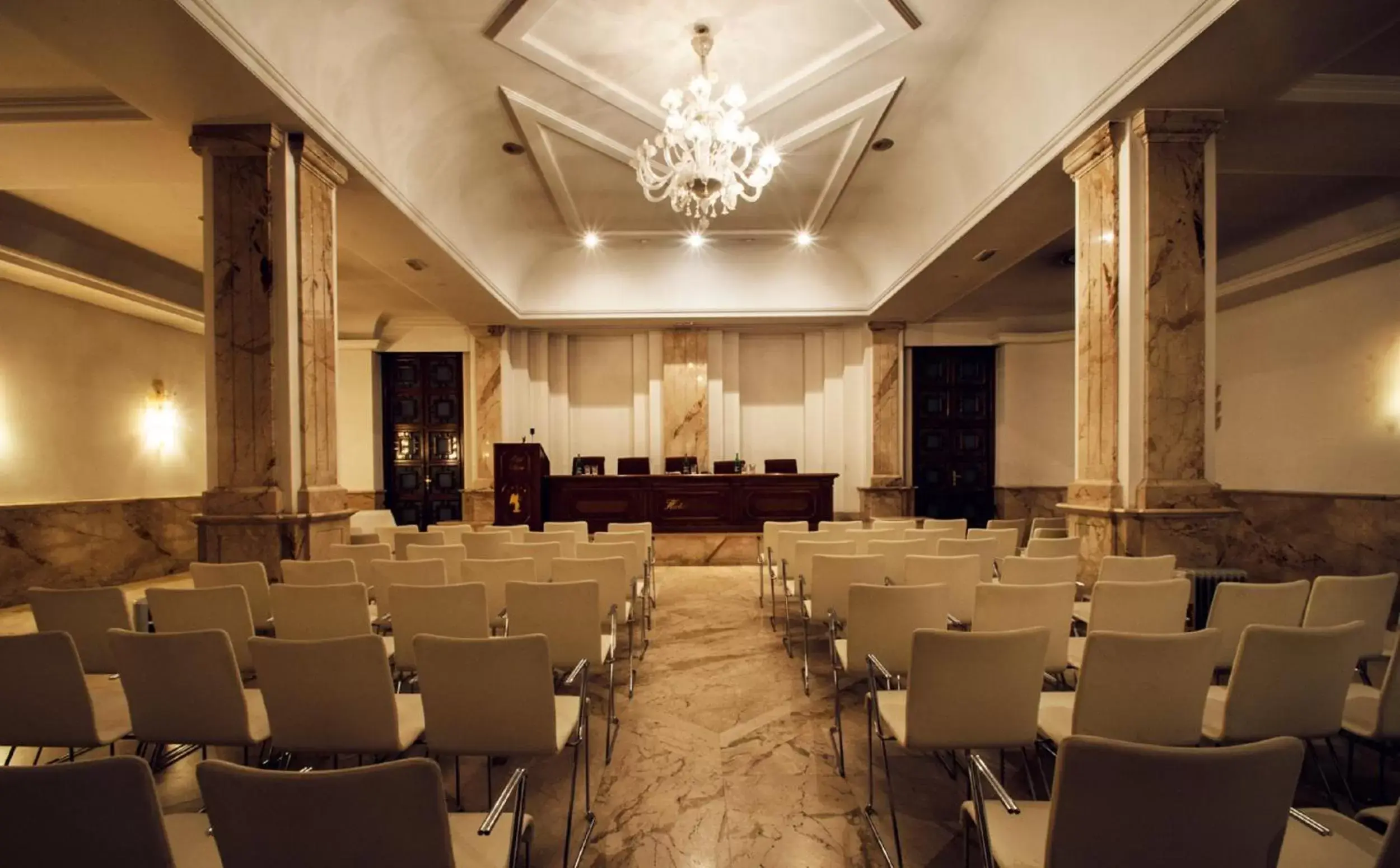 Business facilities in Hotel Vittoria