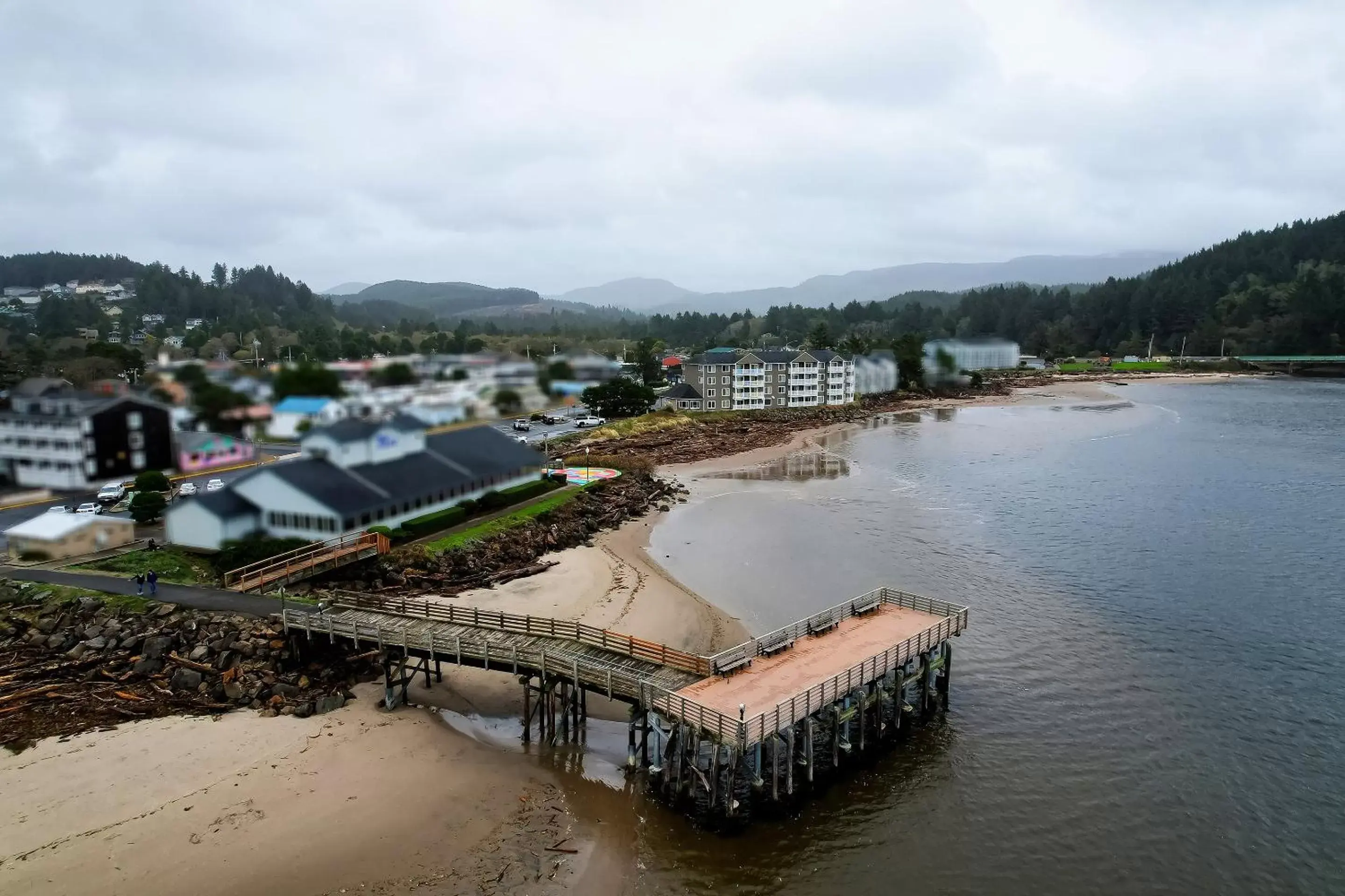 River view in Siletz Bay Beachfront Hotel by OYO Lincoln City