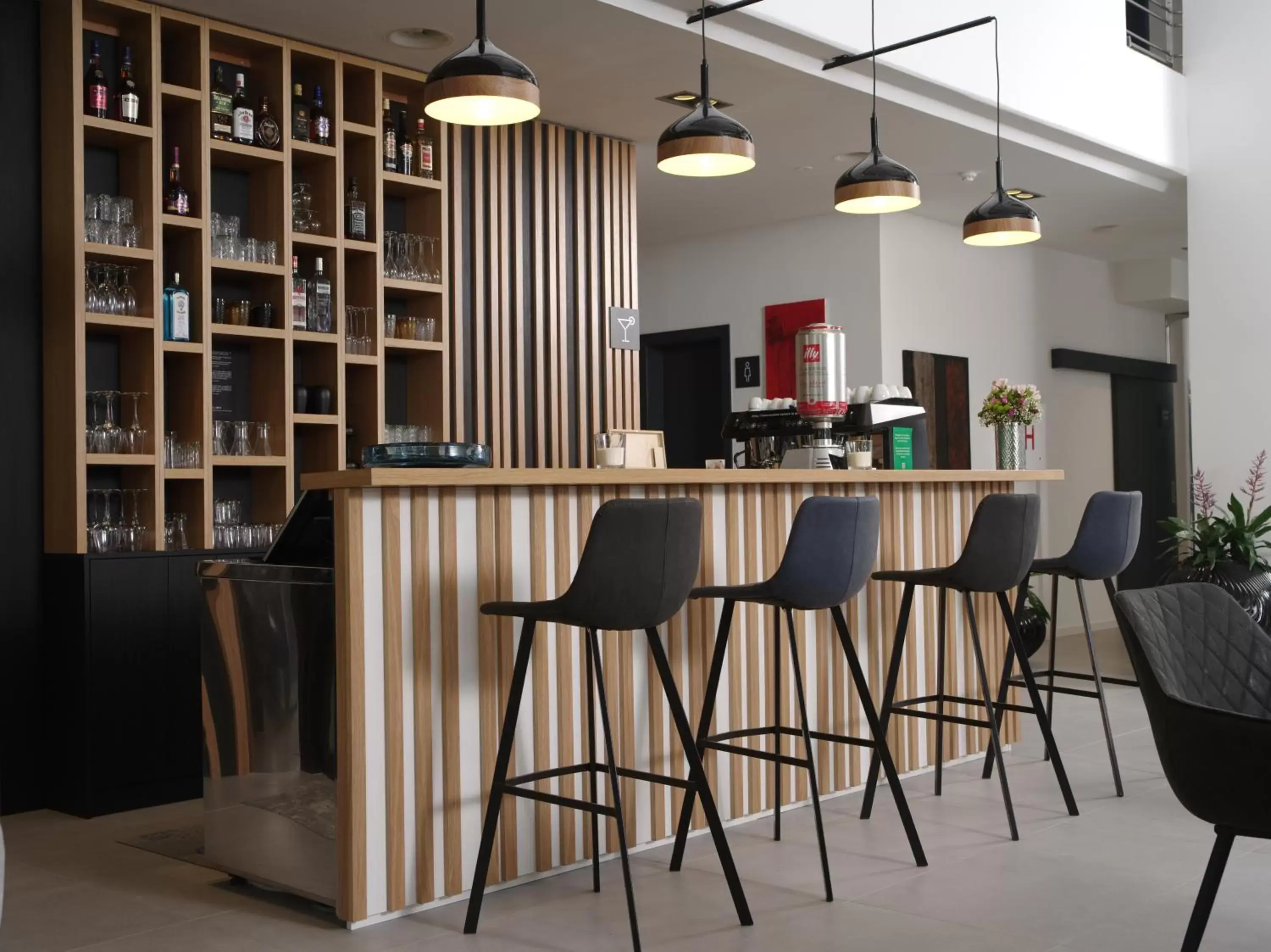 Lounge or bar in Hotel Cubis Lounge or bar in Hotel Cubis