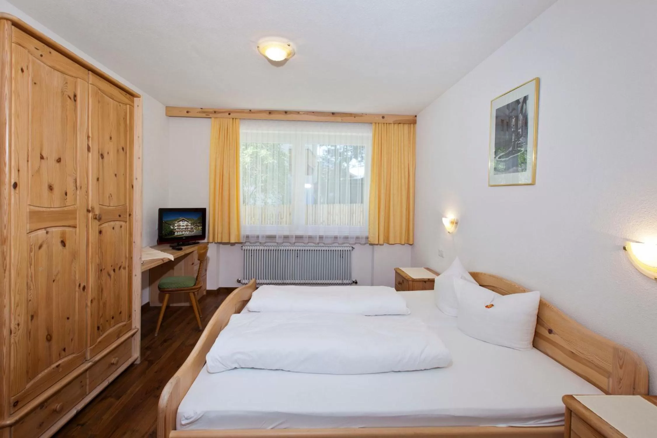 Bedroom, Bed in Pension Fuchs