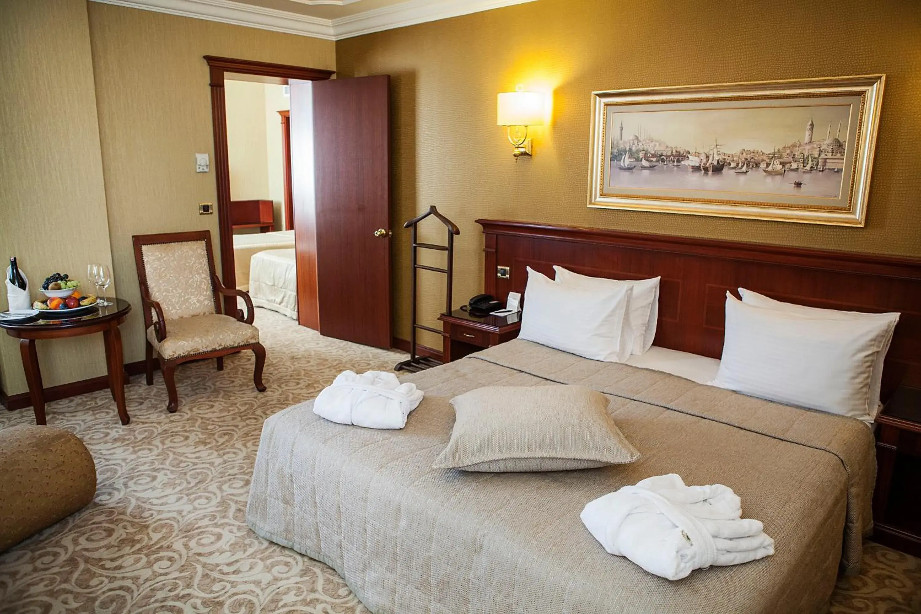 Living room, Bed in Bilek Istanbul Hotel