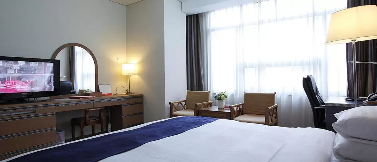 Bed in Ramada Hotel Dongtan