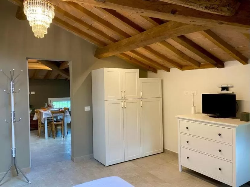 TV/Entertainment Center in La Casa di Valeria - Modena