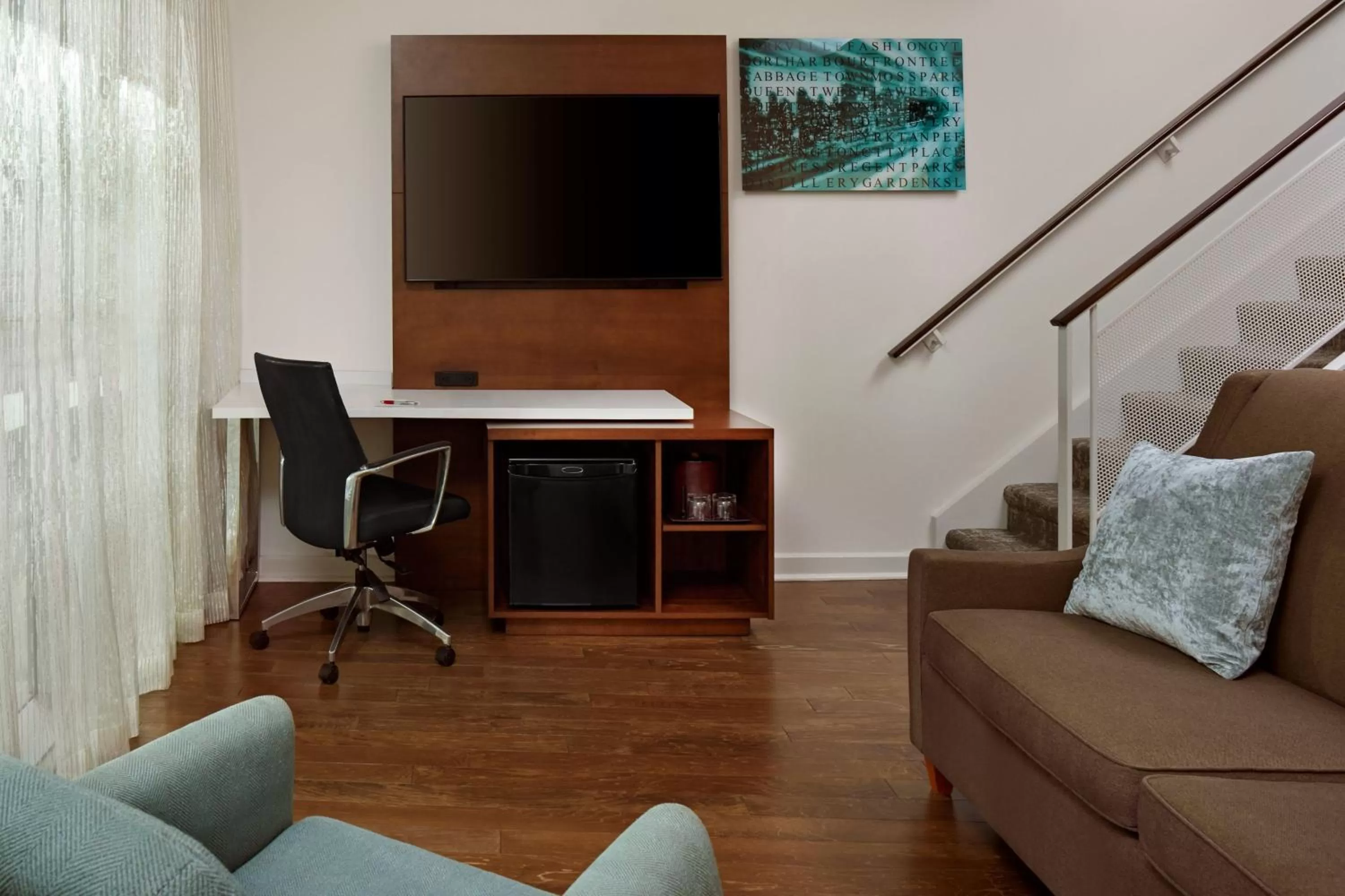 Living room in Toronto Marriott City Centre Hotel
