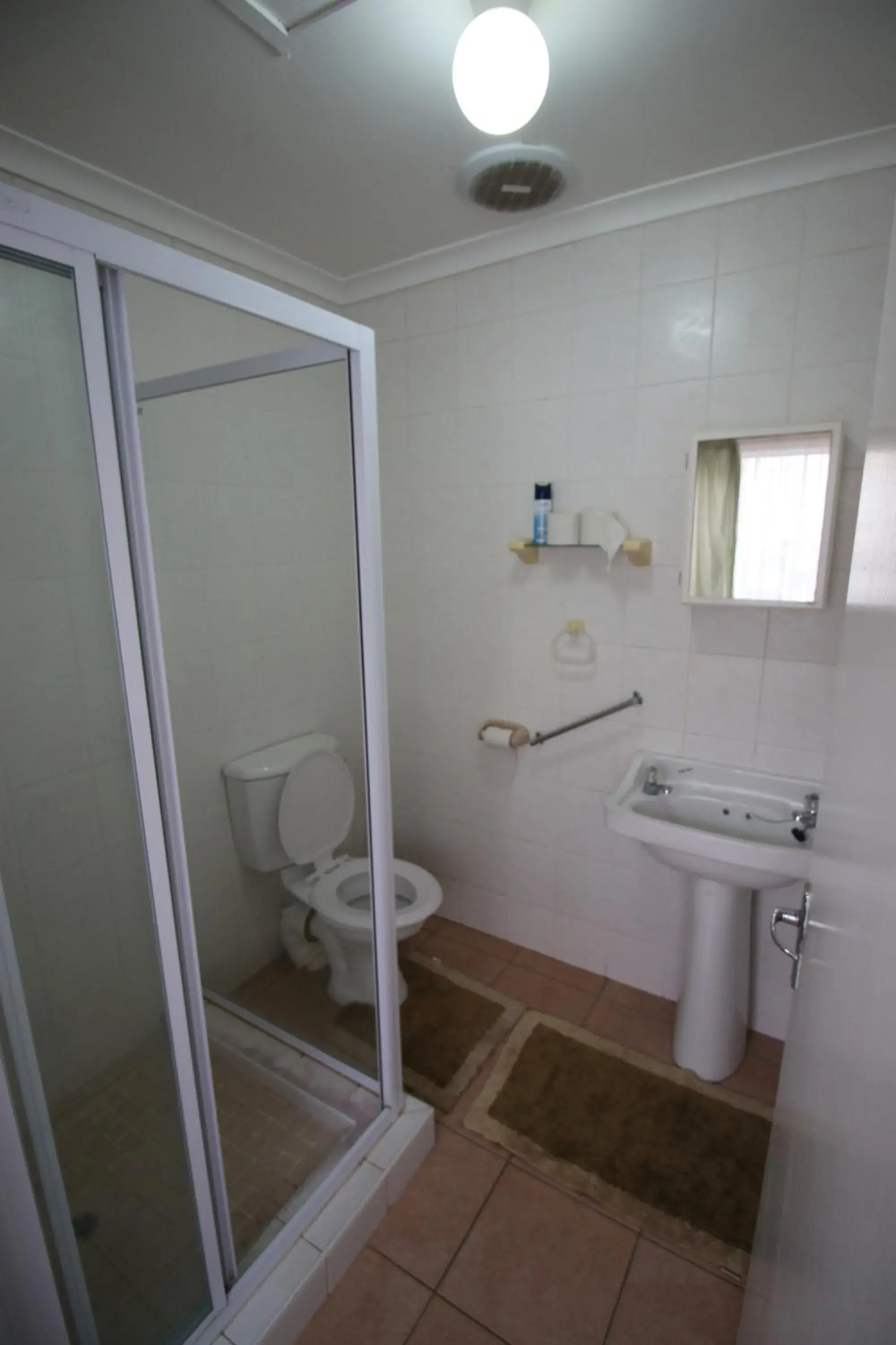 Bathroom in Clinch Self Catering