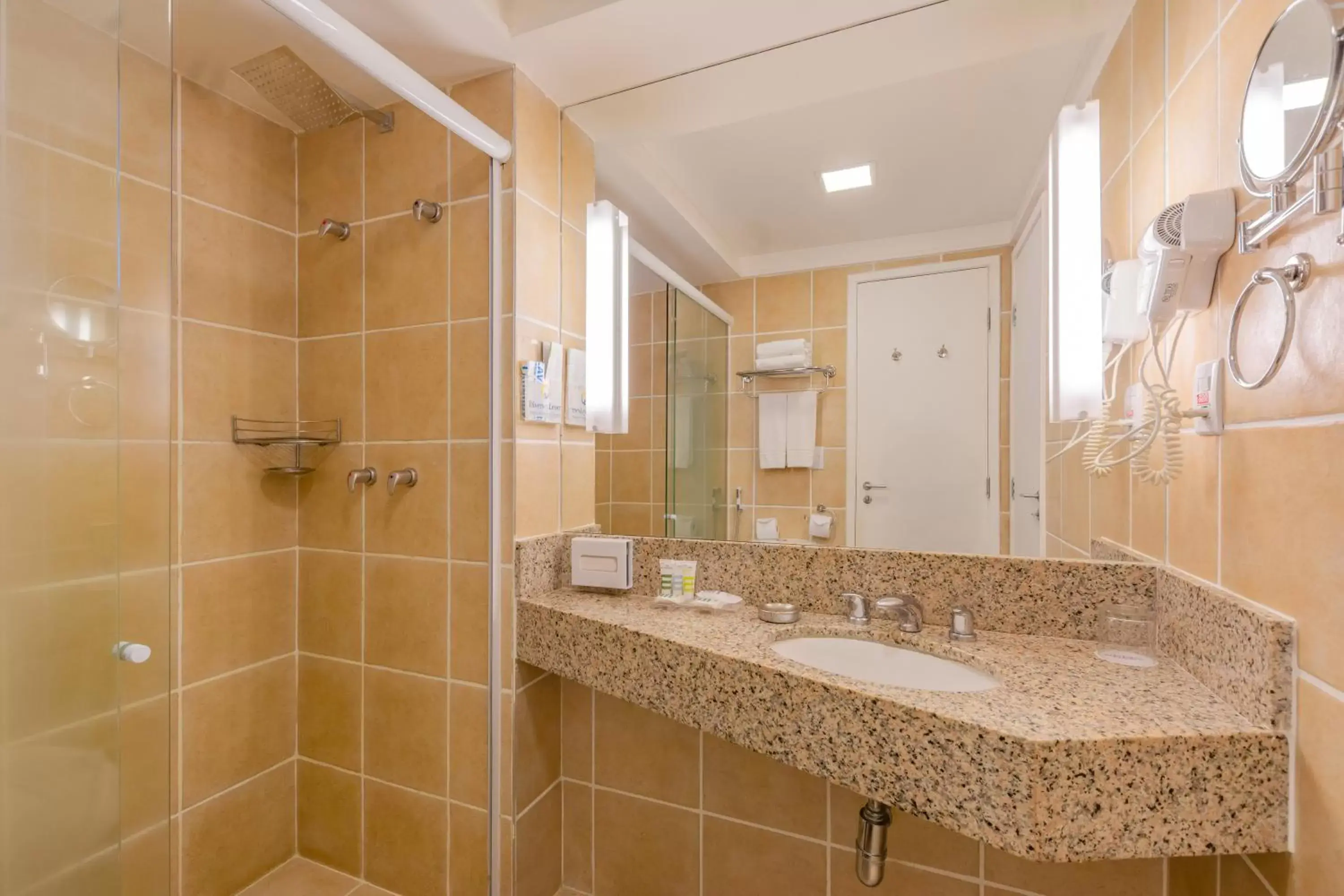 Shower, Bathroom in Mercure Fortaleza Meireles