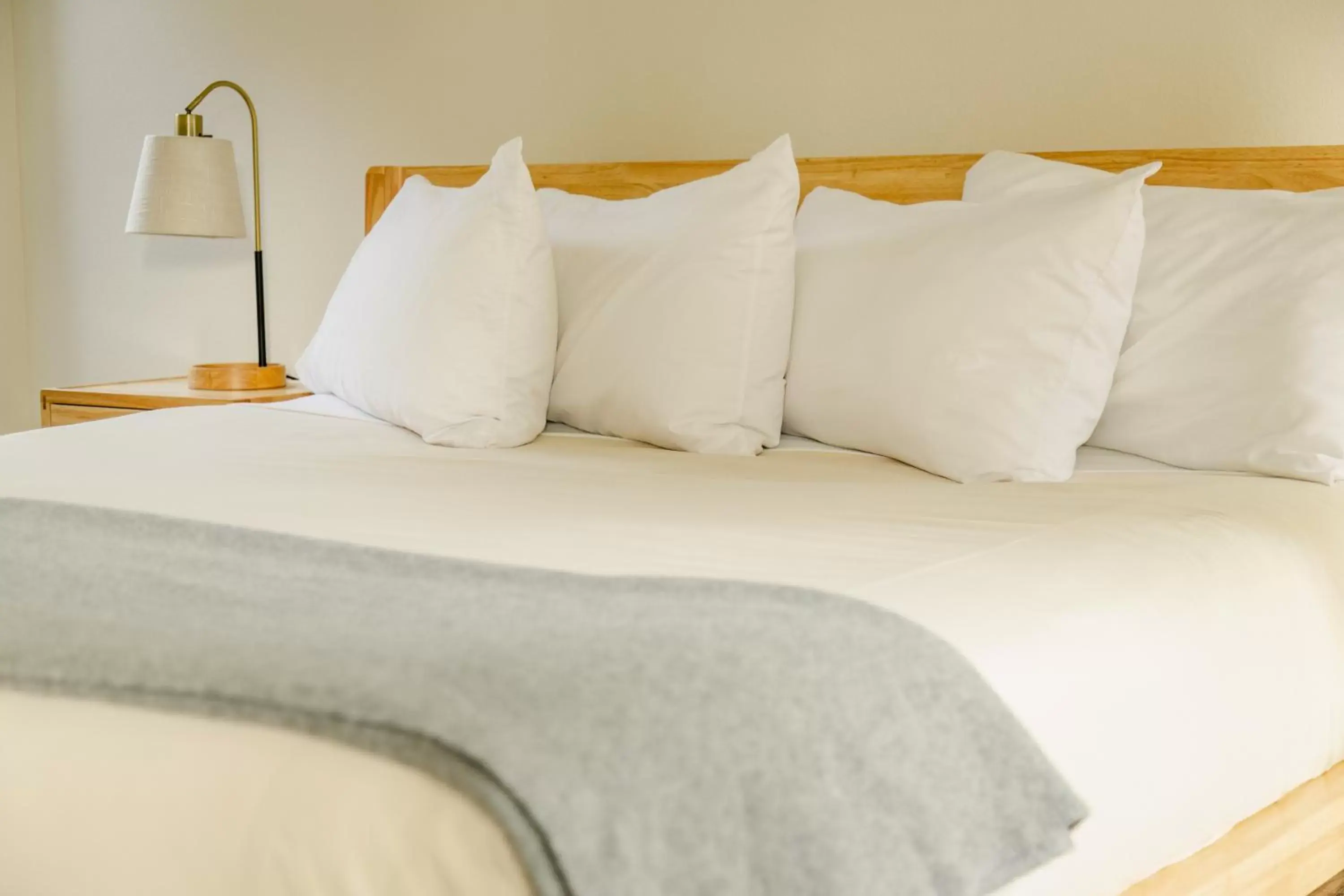 Bed in SCP Mendocino Inn and Farm Bed in SCP Mendocino Inn and Farm