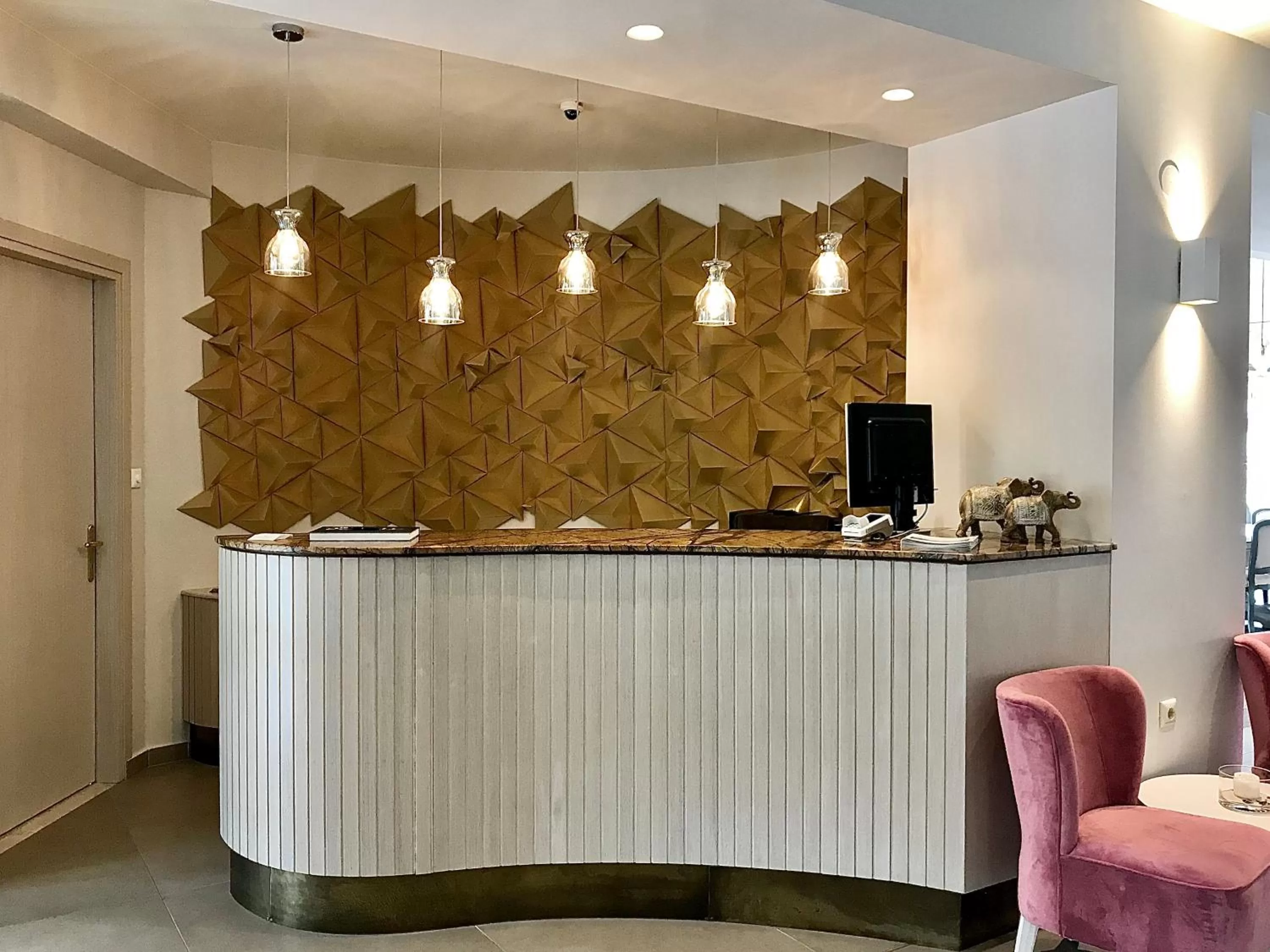 Lobby or reception in Emerald Suites