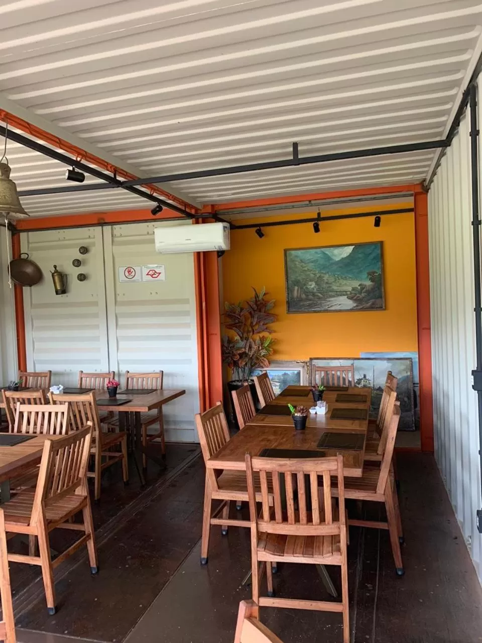 Dining area in Comfort Franca