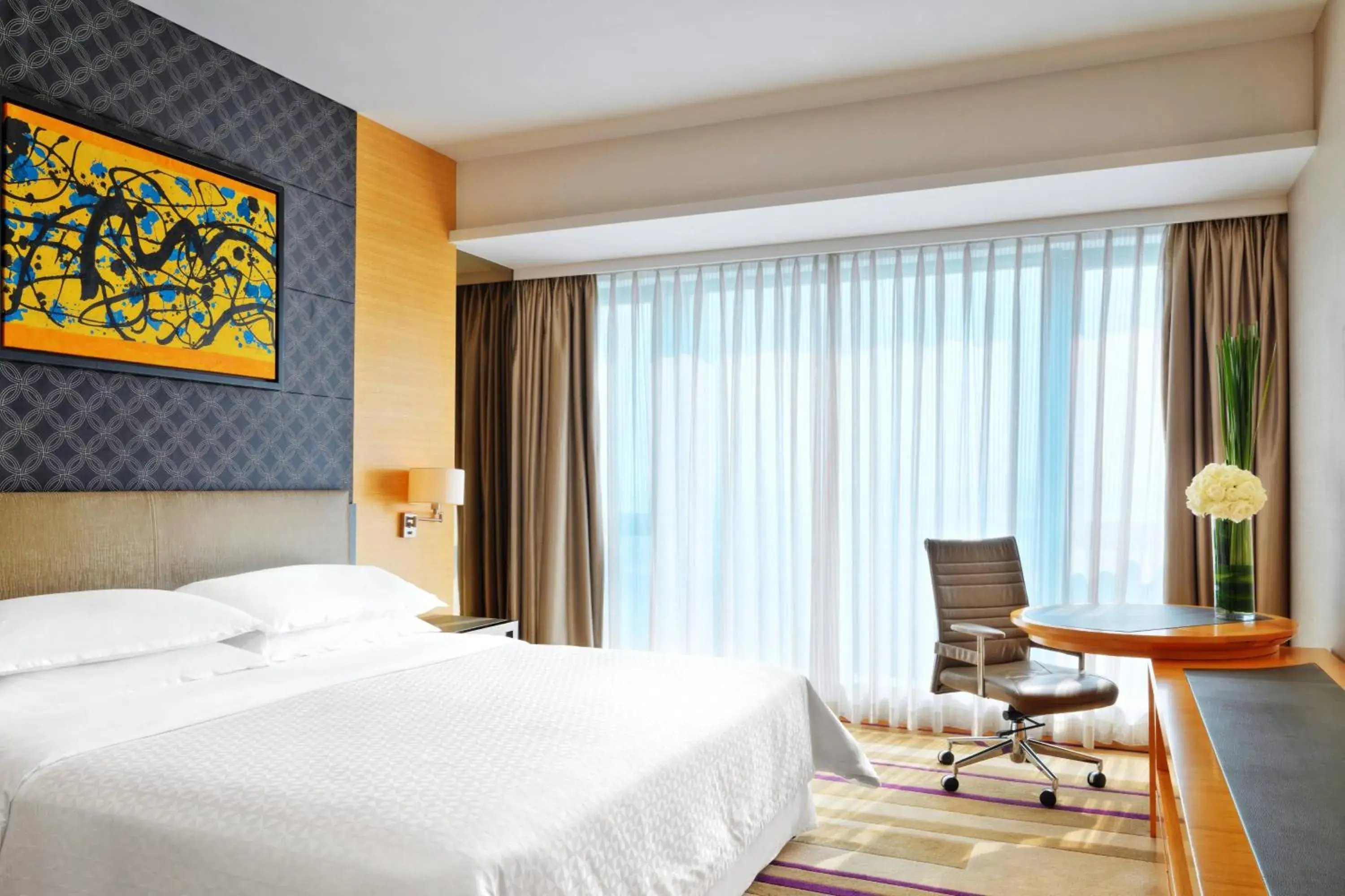 Bedroom, Bed in Four Points by Sheraton Guangzhou, Dongpu