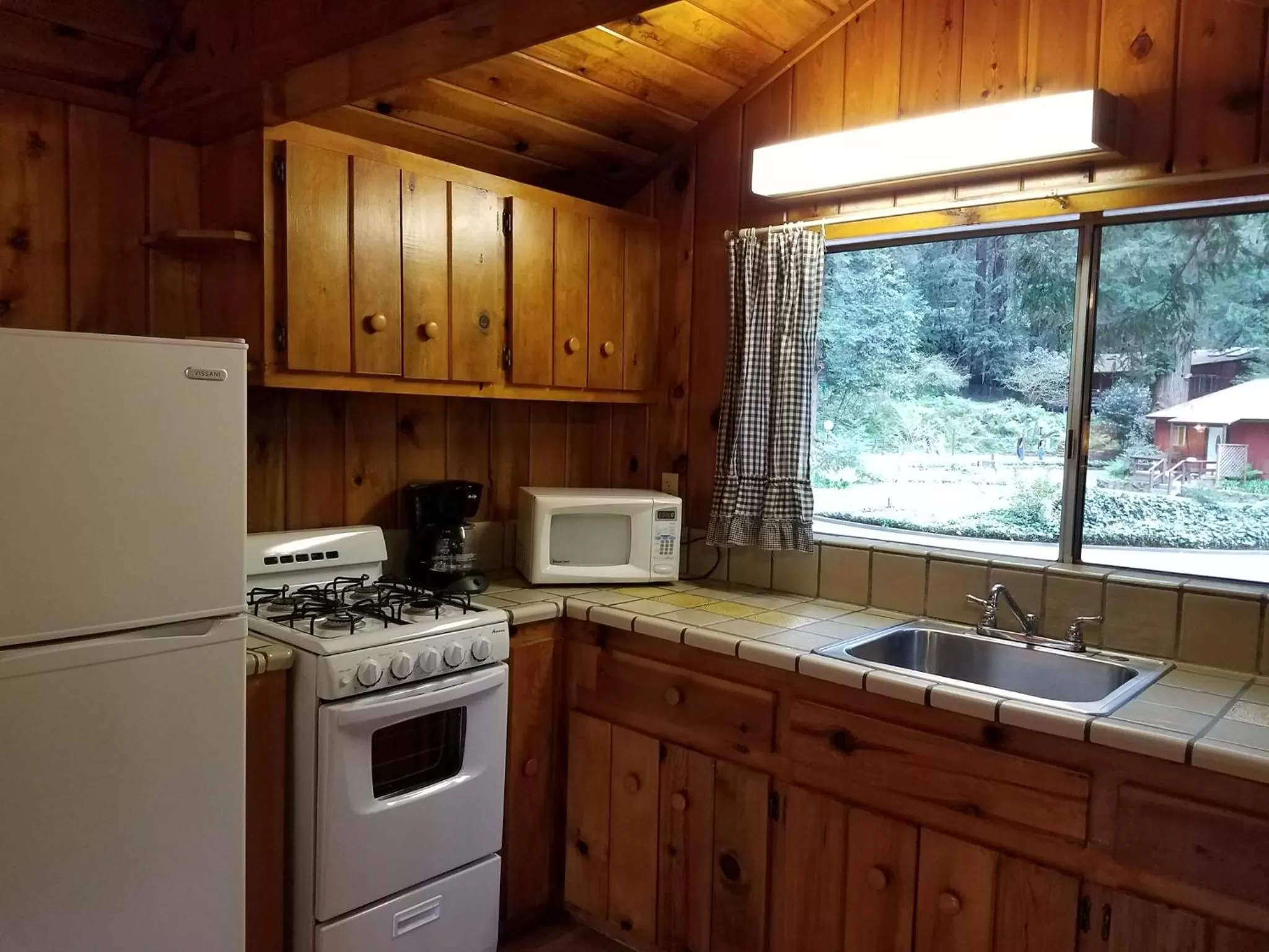 Kitchen or kitchenette, Kitchen/Kitchenette in Fern River Resort