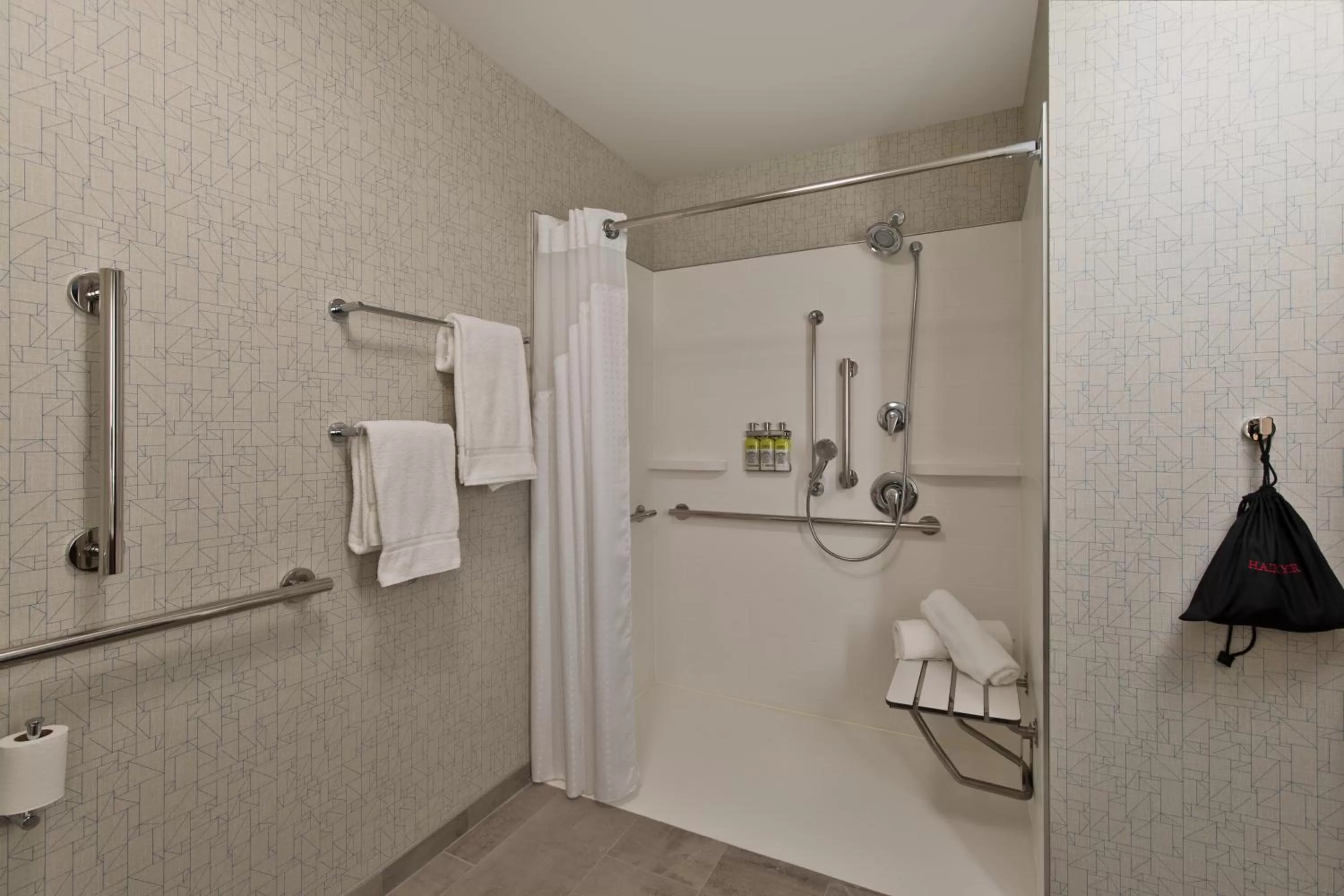 Holiday Inn Express & Suites - Portland Airport - Cascade Stn by IHG