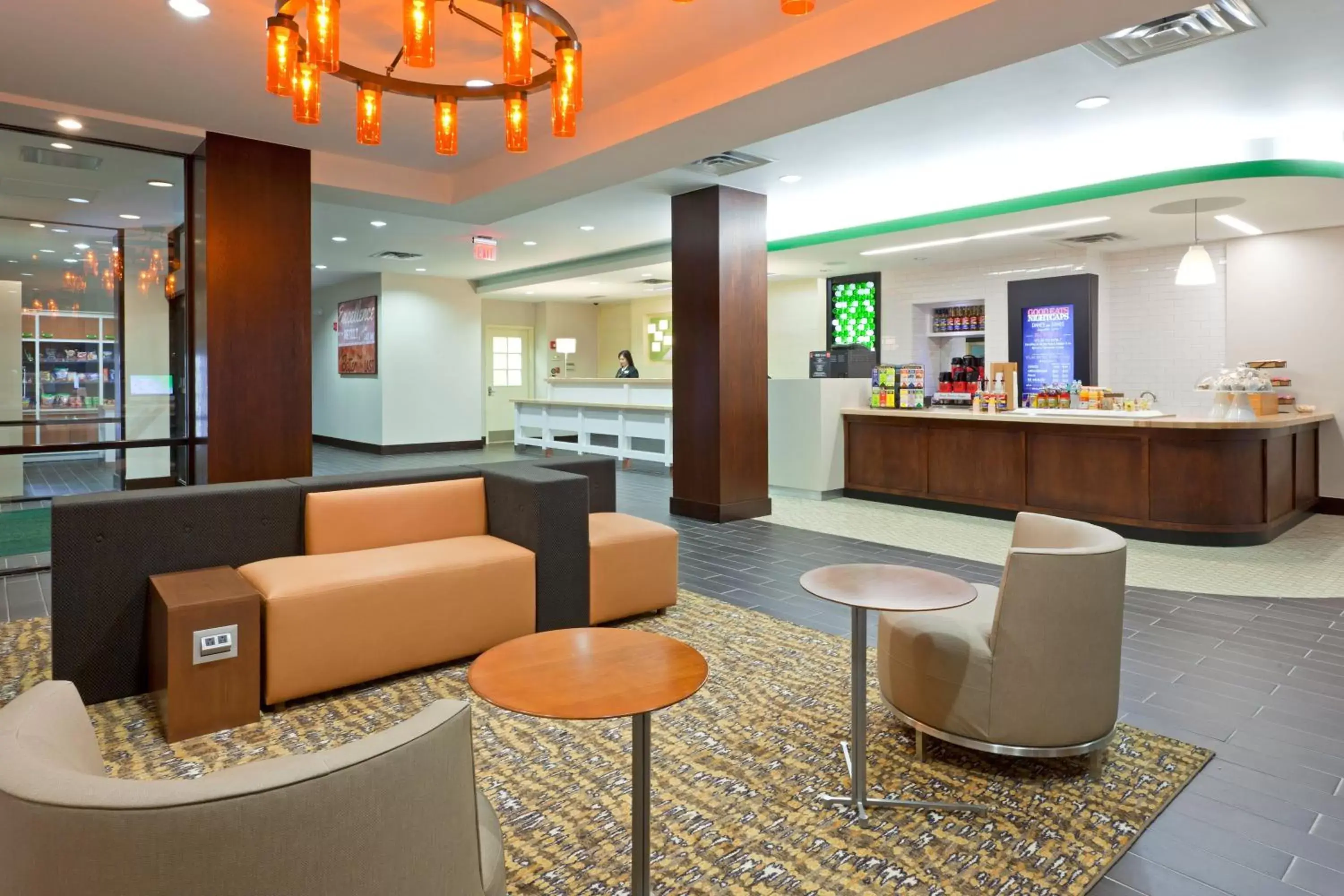 Lobby or reception, Lobby/Reception in Holiday Inn Clark - Newark, an IHG Hotel