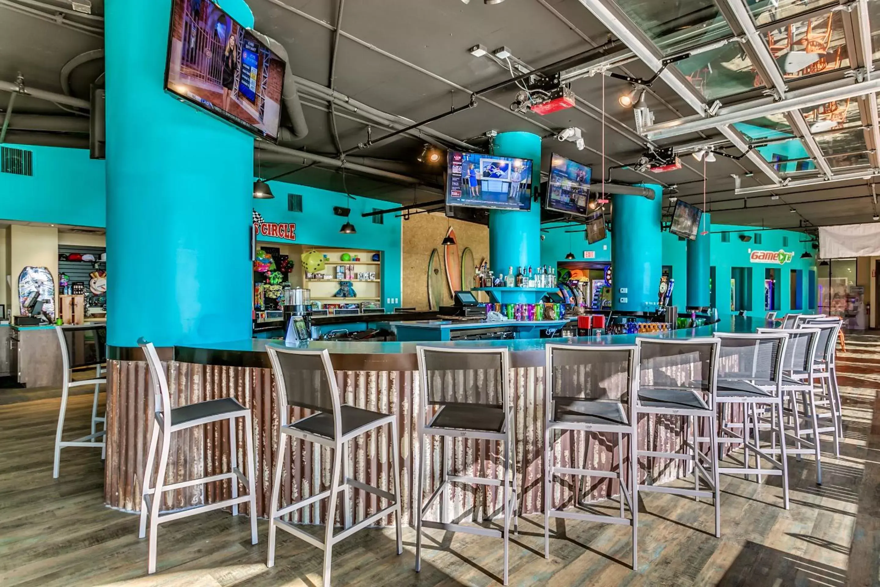 Lounge or bar, Lounge/Bar in Beach Cove Resort