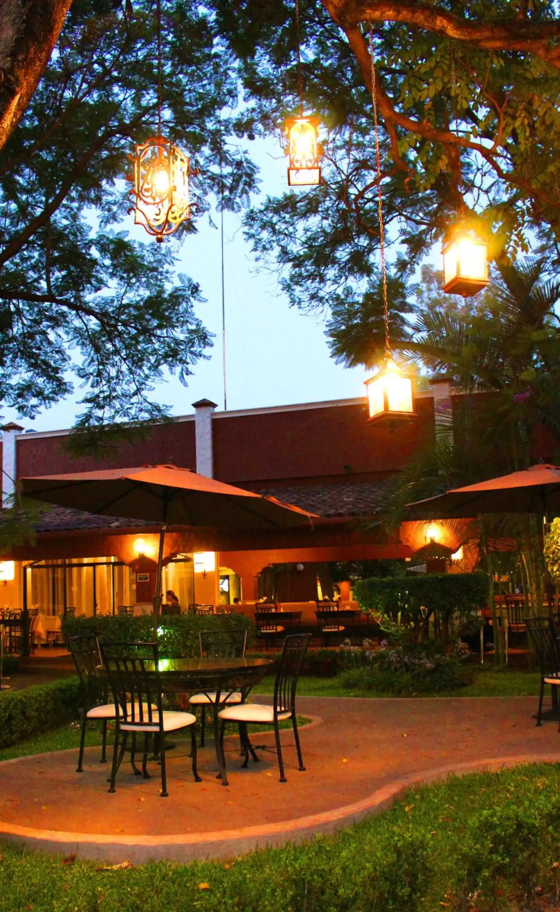 Restaurant/places to eat, Lounge/Bar in Meson del Valle