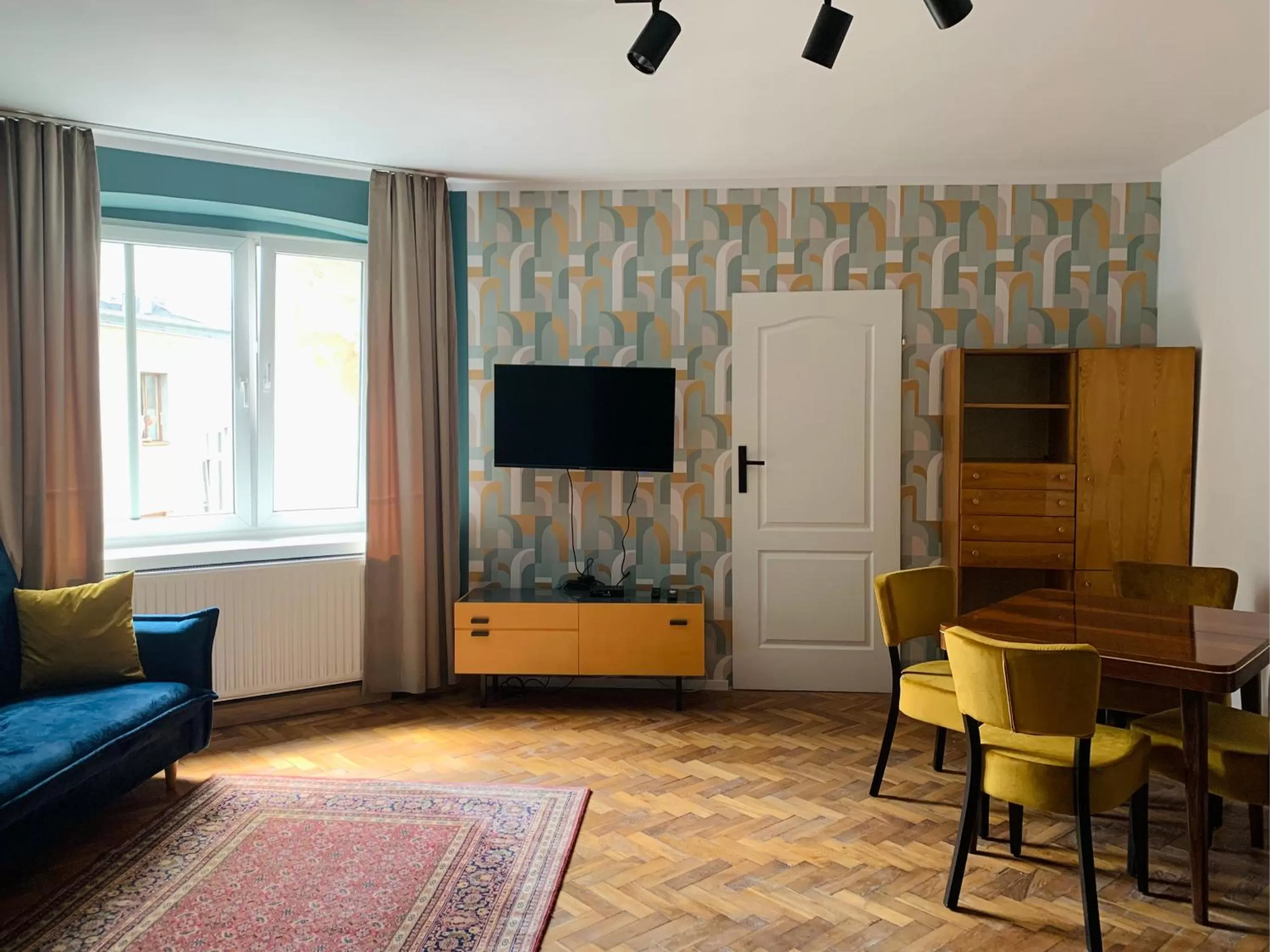 TV and multimedia in Apartamenty Piotrkowska 28 by Good Time