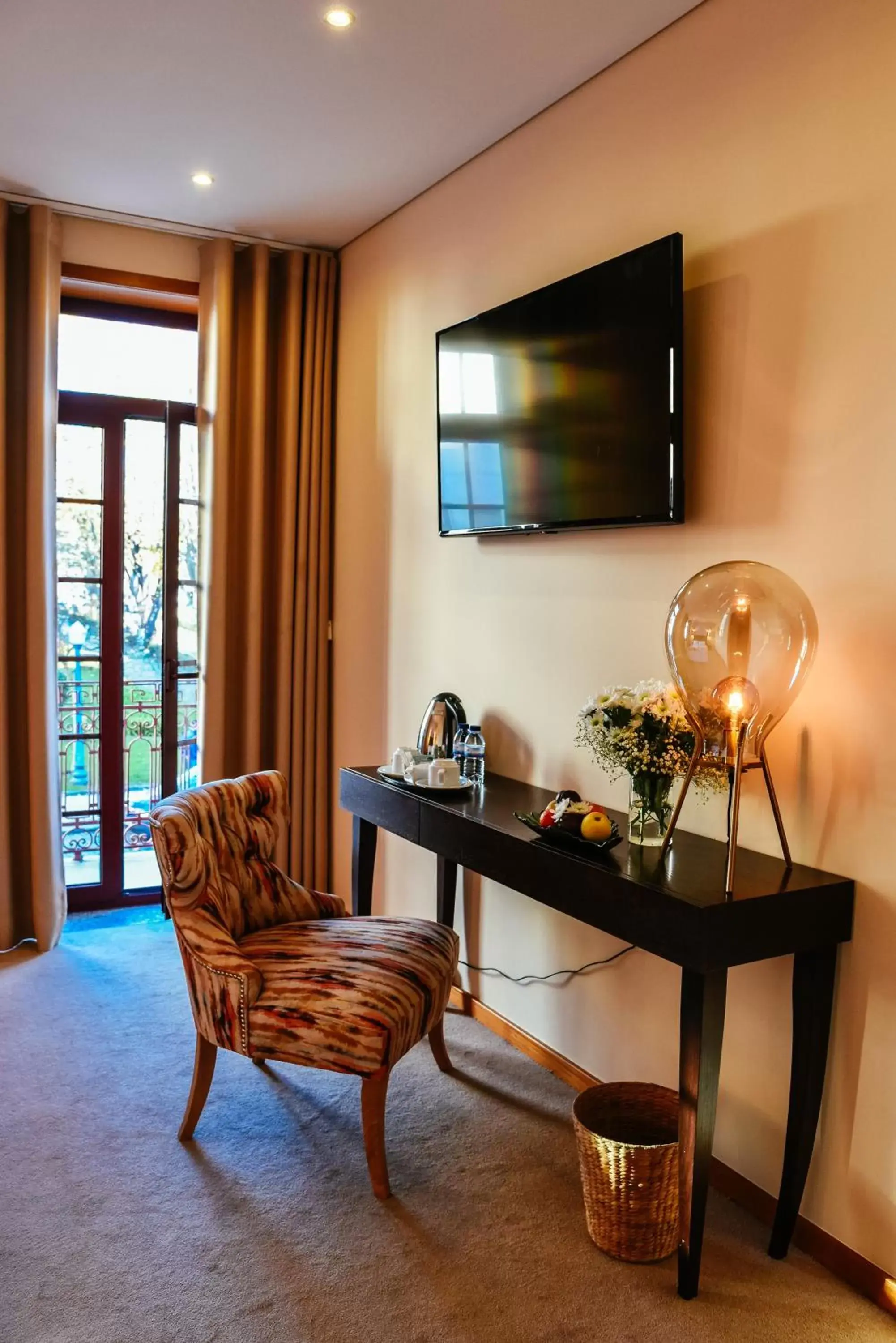 Seating area, TV/Entertainment Center in Santo Thyrso Hotel