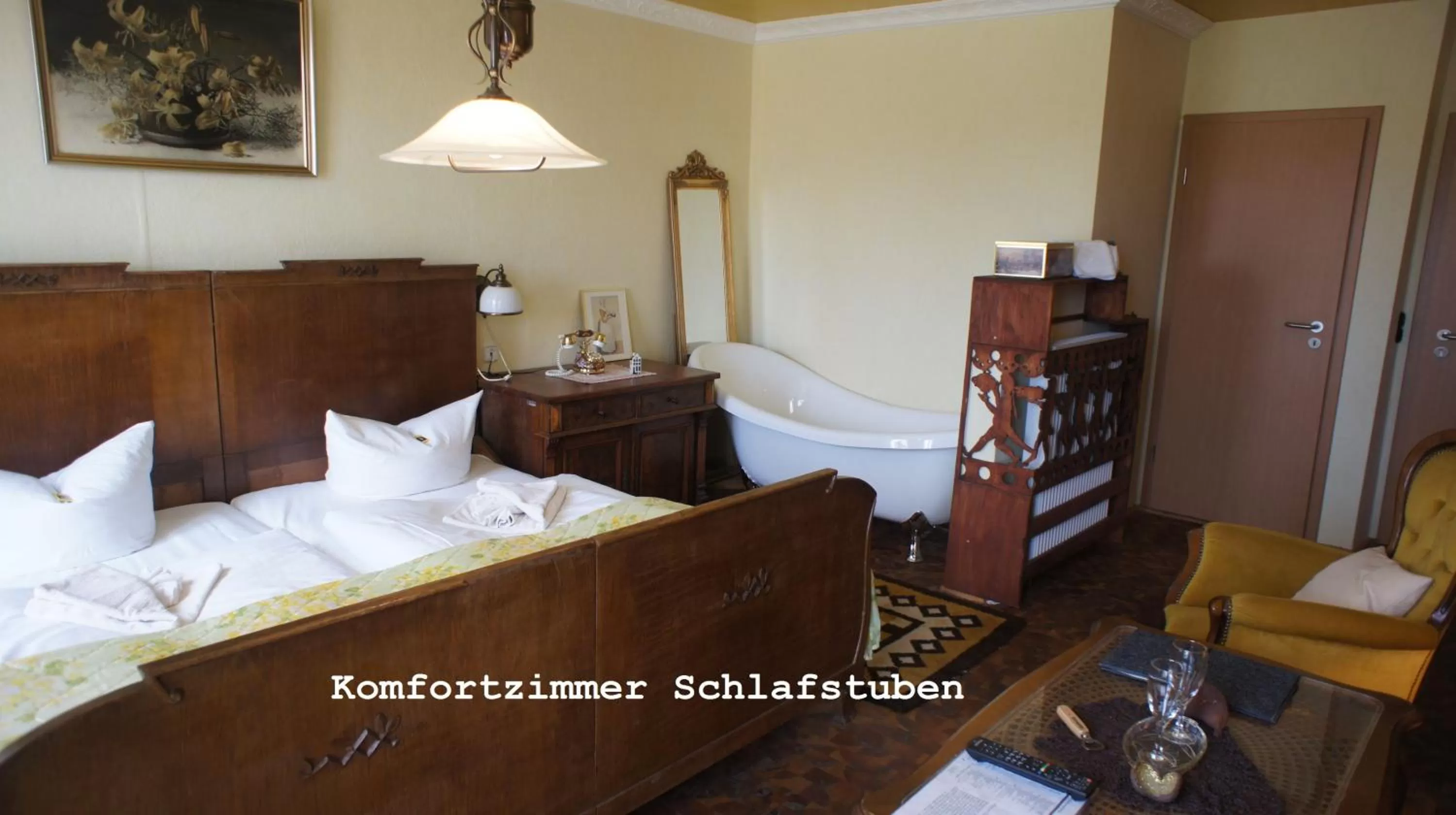 Photo of the whole room, Bed in Exempel Schlafstuben und Quartier Langer Hals