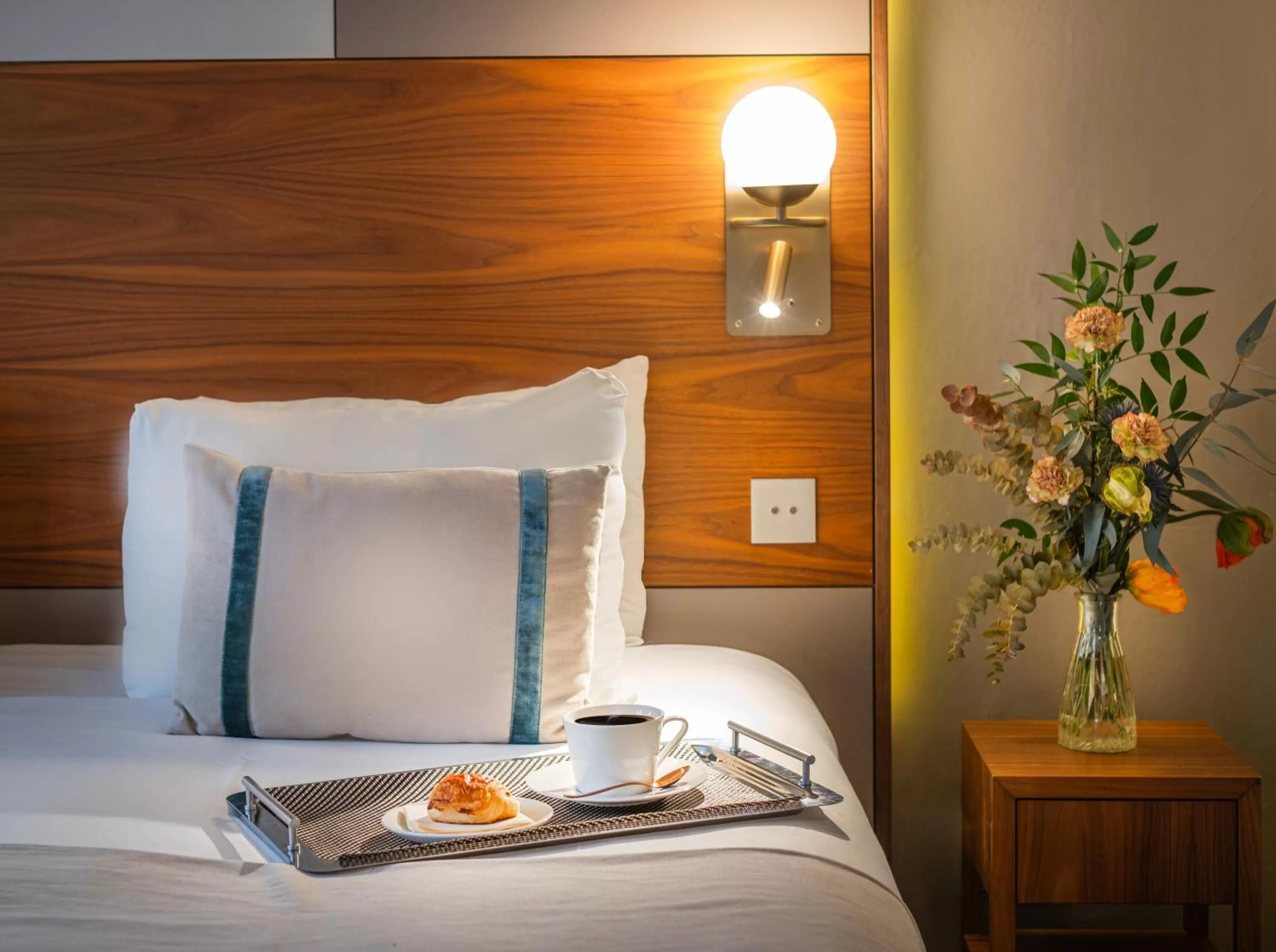 Bedroom, Bed in Hôtel Le Tourville by Inwood Hotels