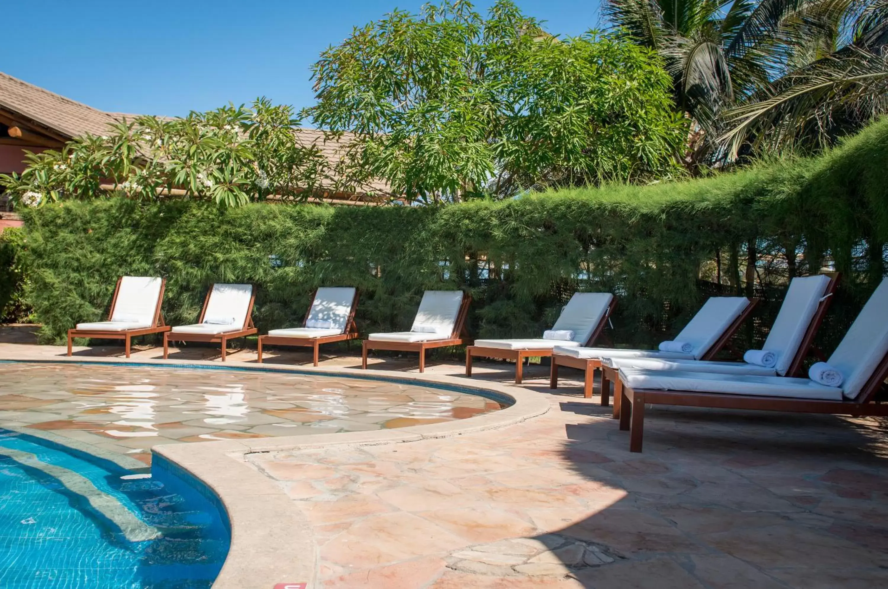 Garden, Swimming Pool in Aruanã Eco Praia Hotel