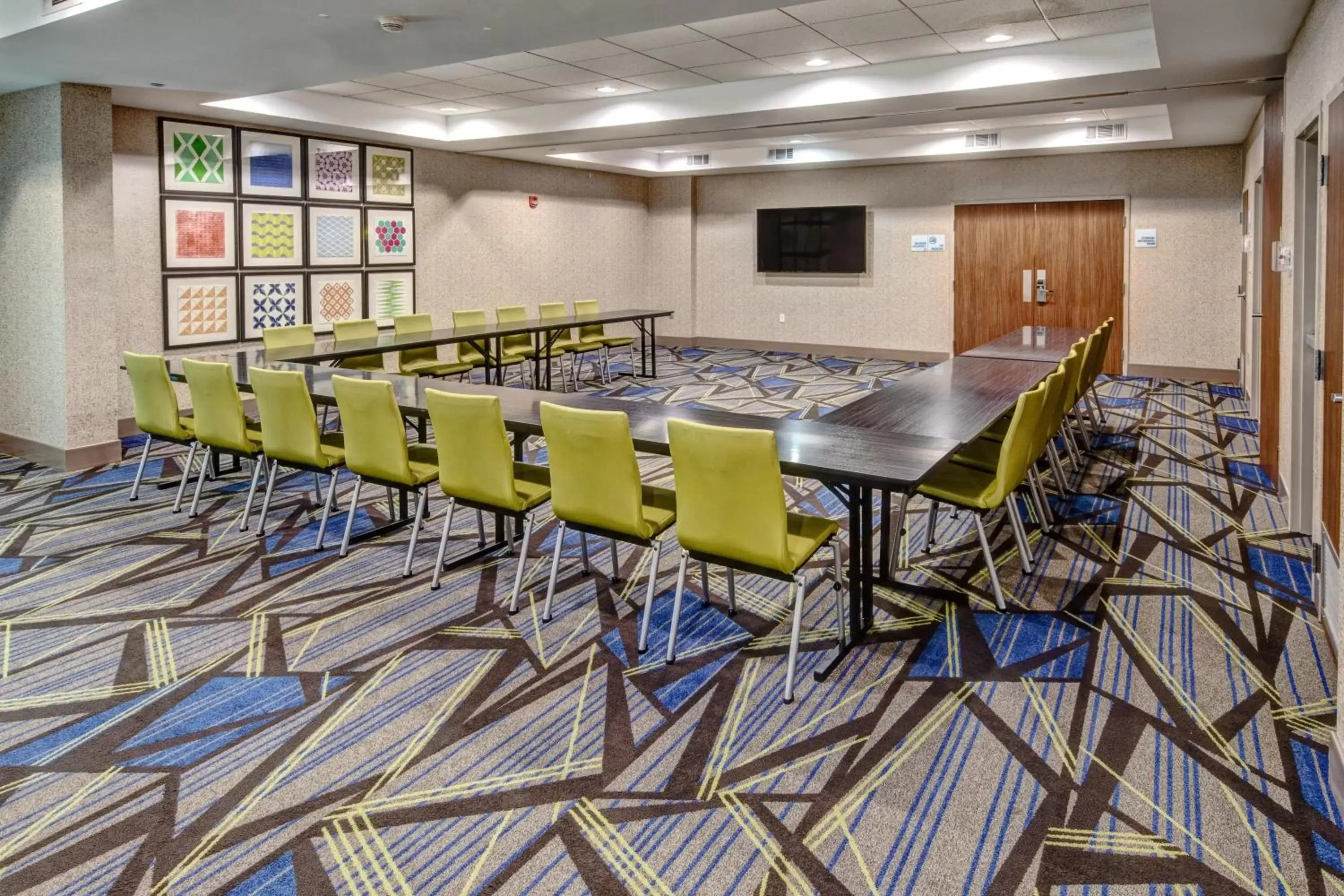 Meeting/conference room in Holiday Inn Express Hotel & Suites Memphis Southwind, an IHG Hotel