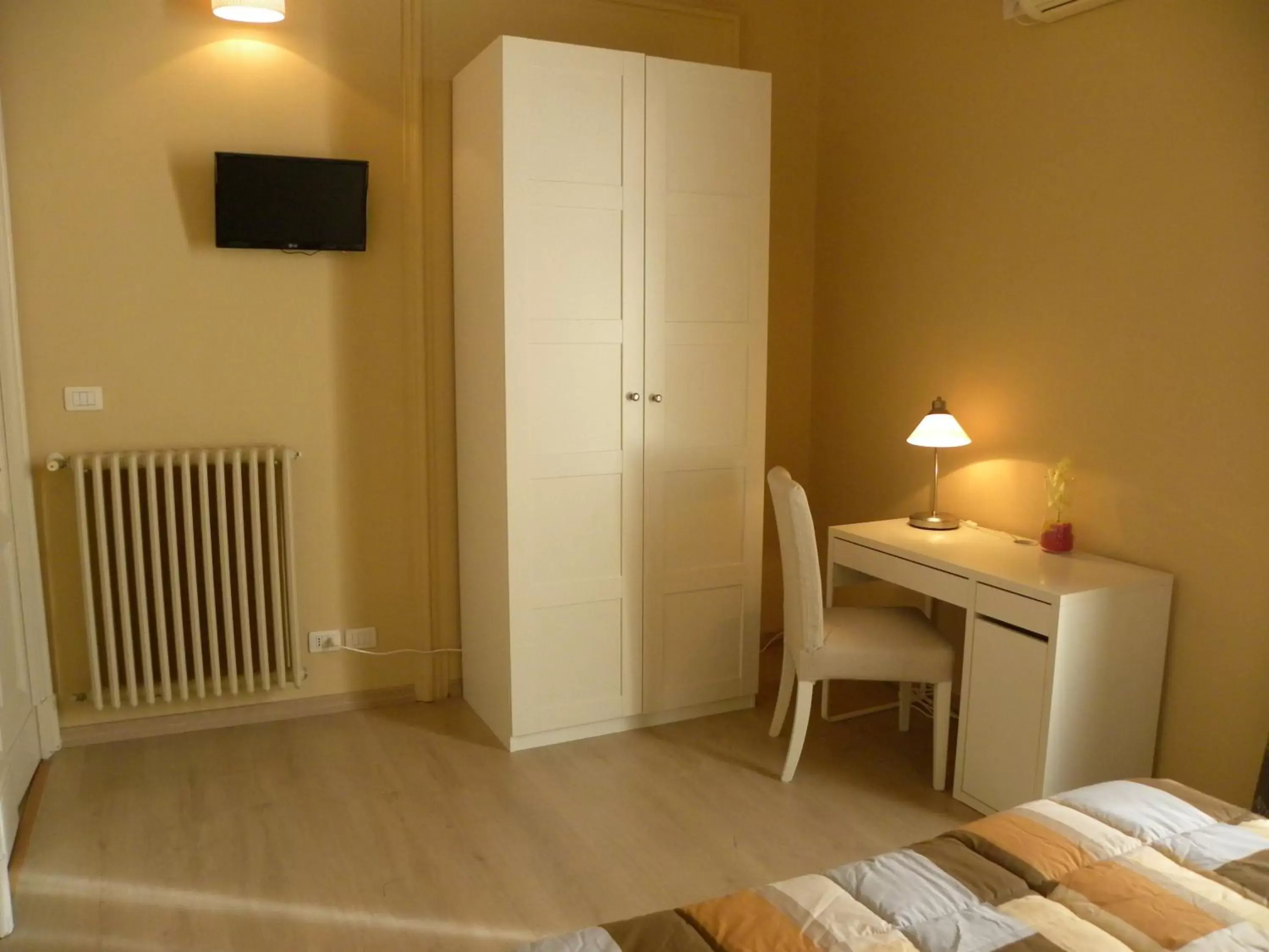 Deluxe Double Room with Extra Bed - single occupancy in B&B Residenza Umberto Deluxe Double Room with Extra Bed - single occupancy in B&B Residenza Umberto