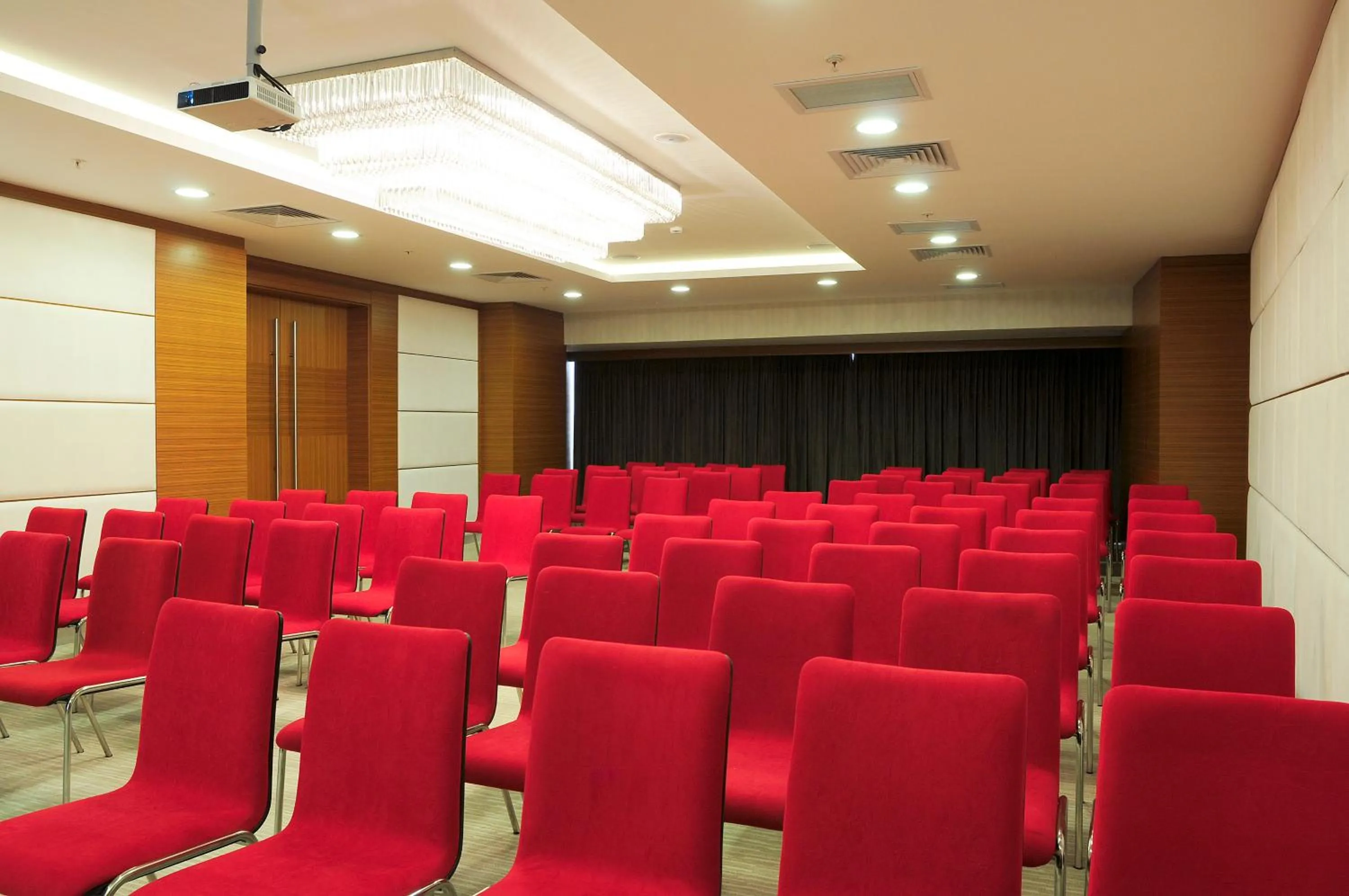 Business facilities in Demora Hotel