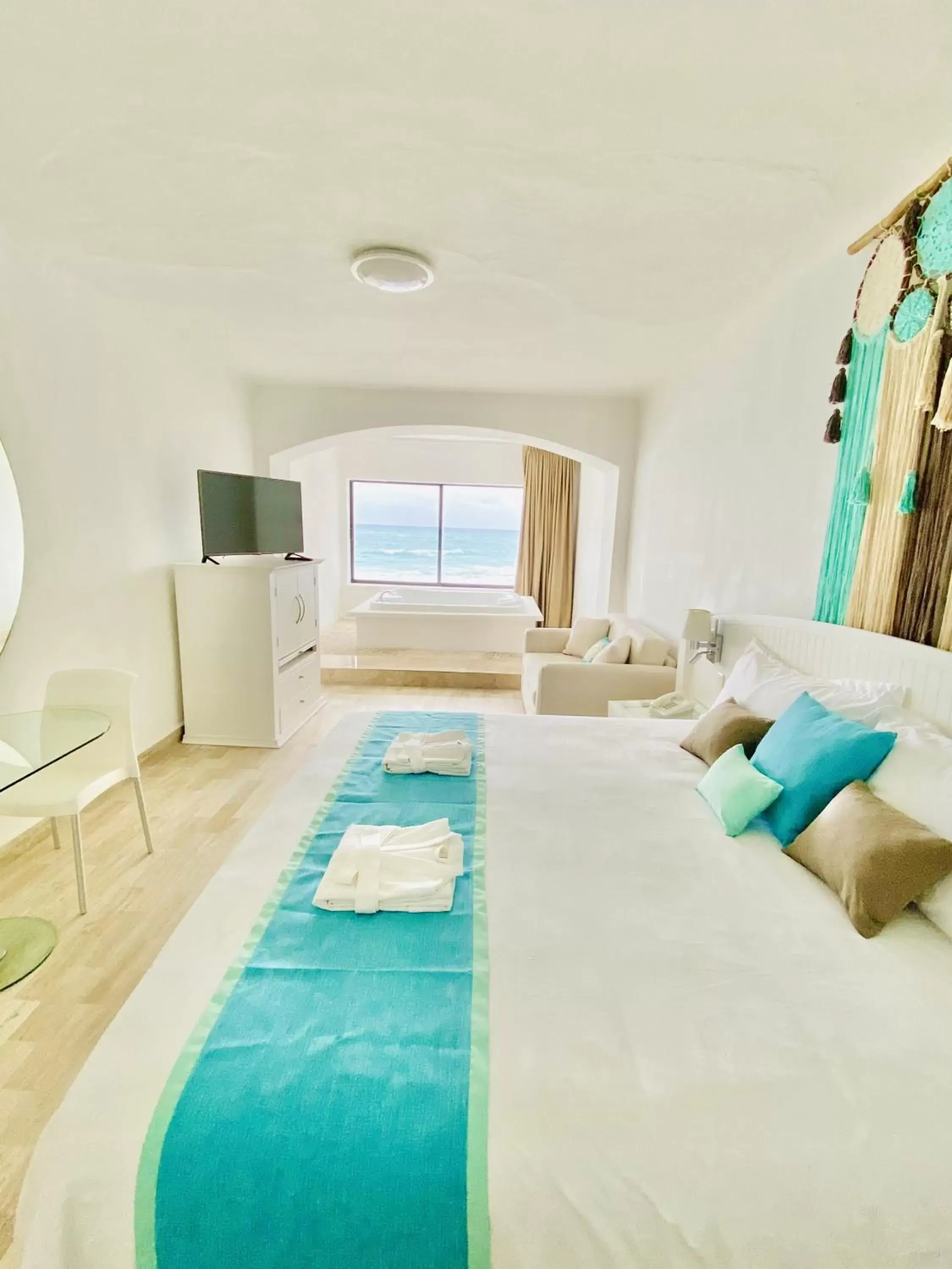 Bed in Cyan Cancun Resort & Spa