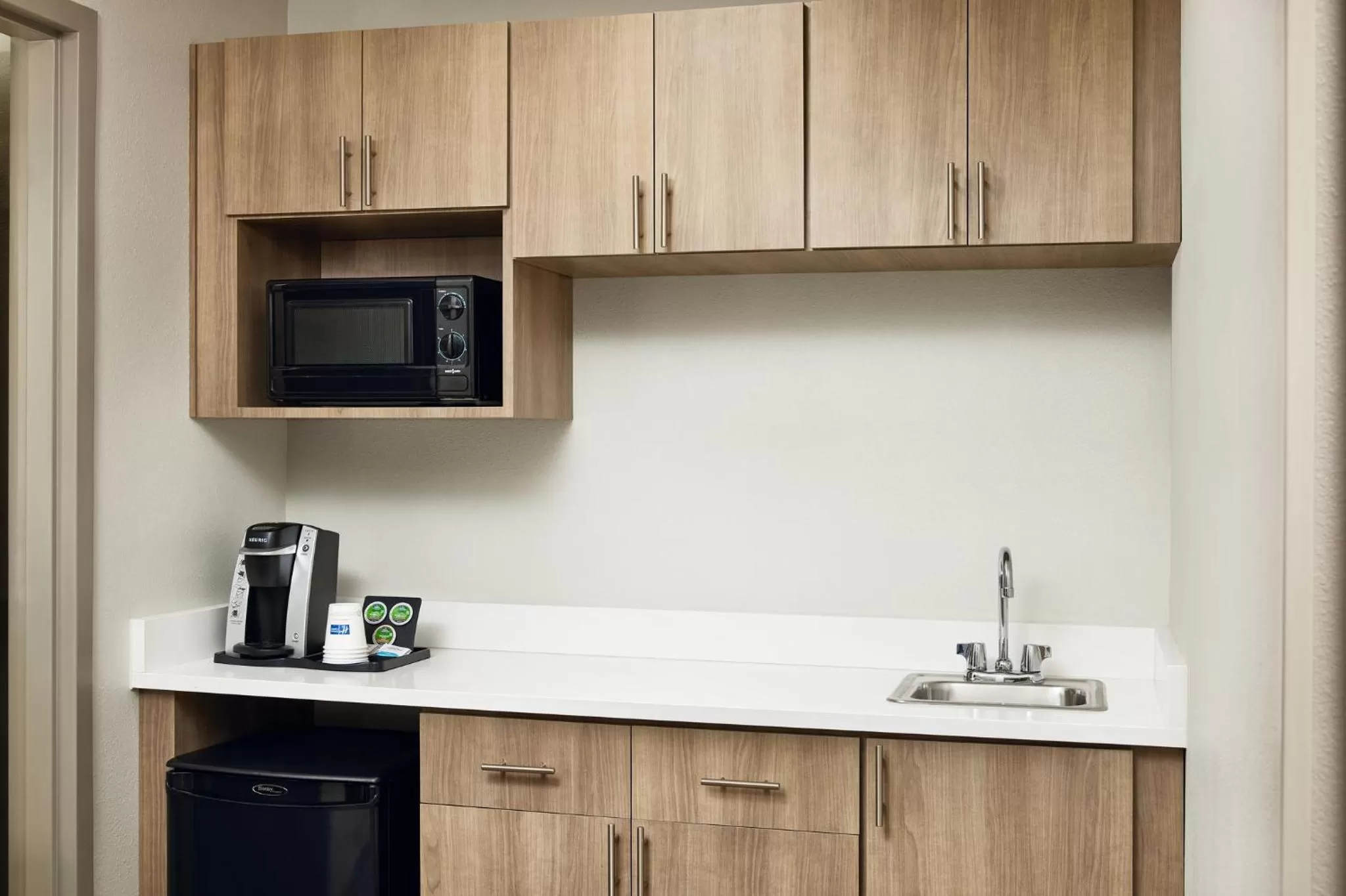 Bedroom in Holiday Inn Express Hotel & Suites Port St. Lucie West by IHG